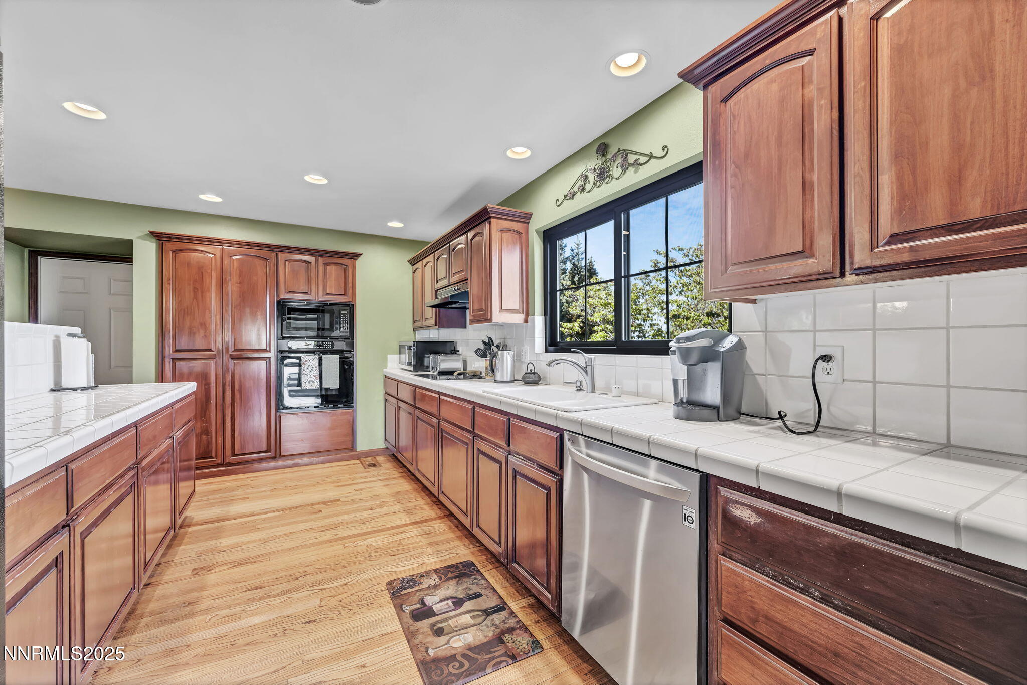 54-web-or-mls-3850-piccadilly-dr