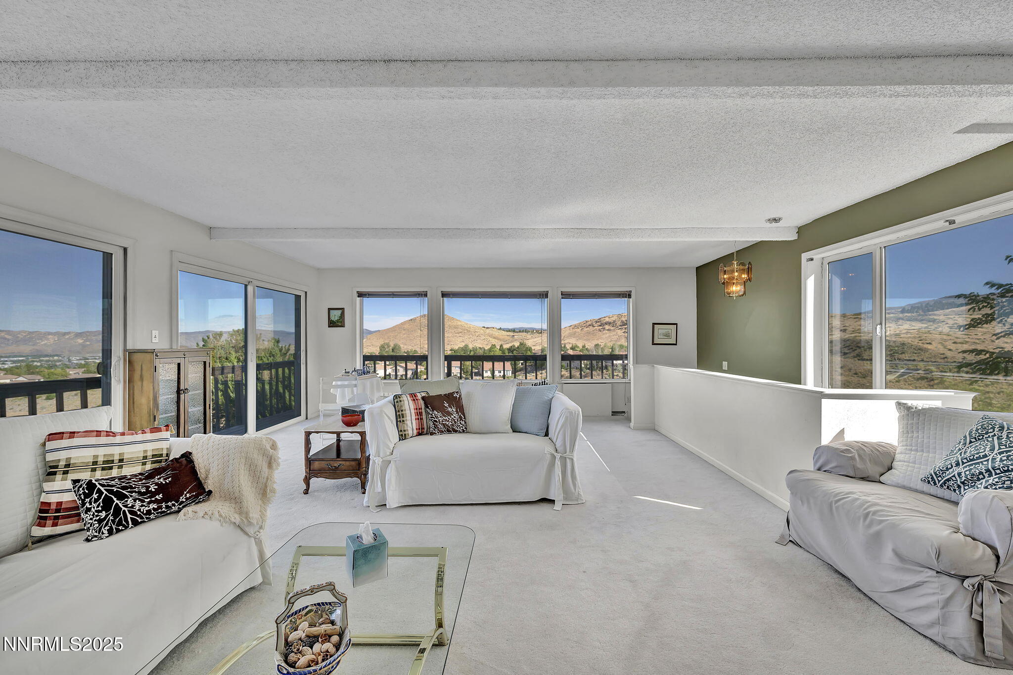 80-web-or-mls-3850-piccadilly-dr