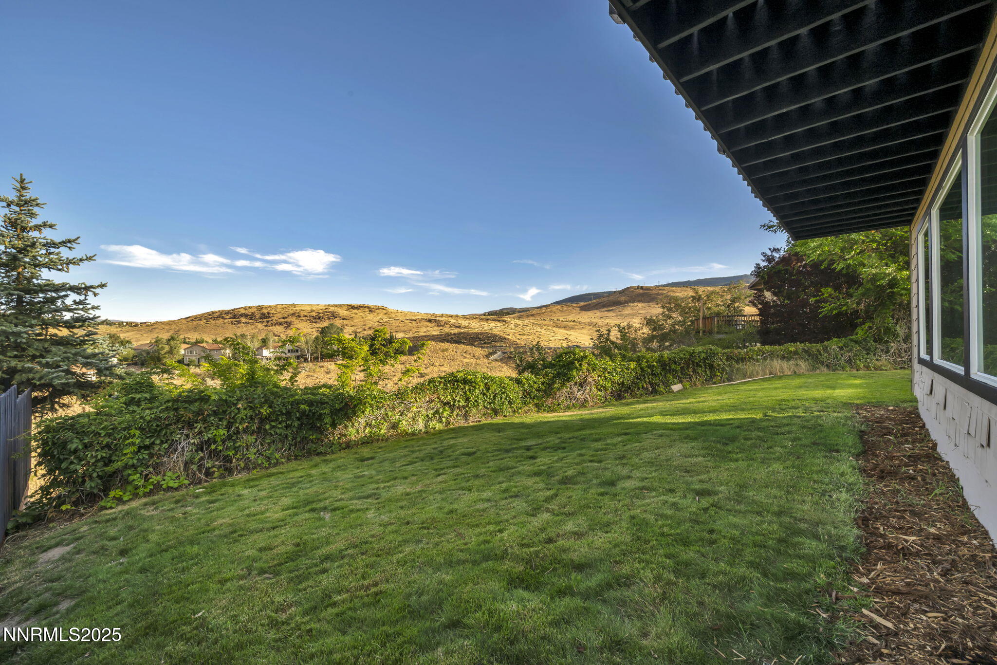 16-web-or-mls-3850-piccadilly-dr