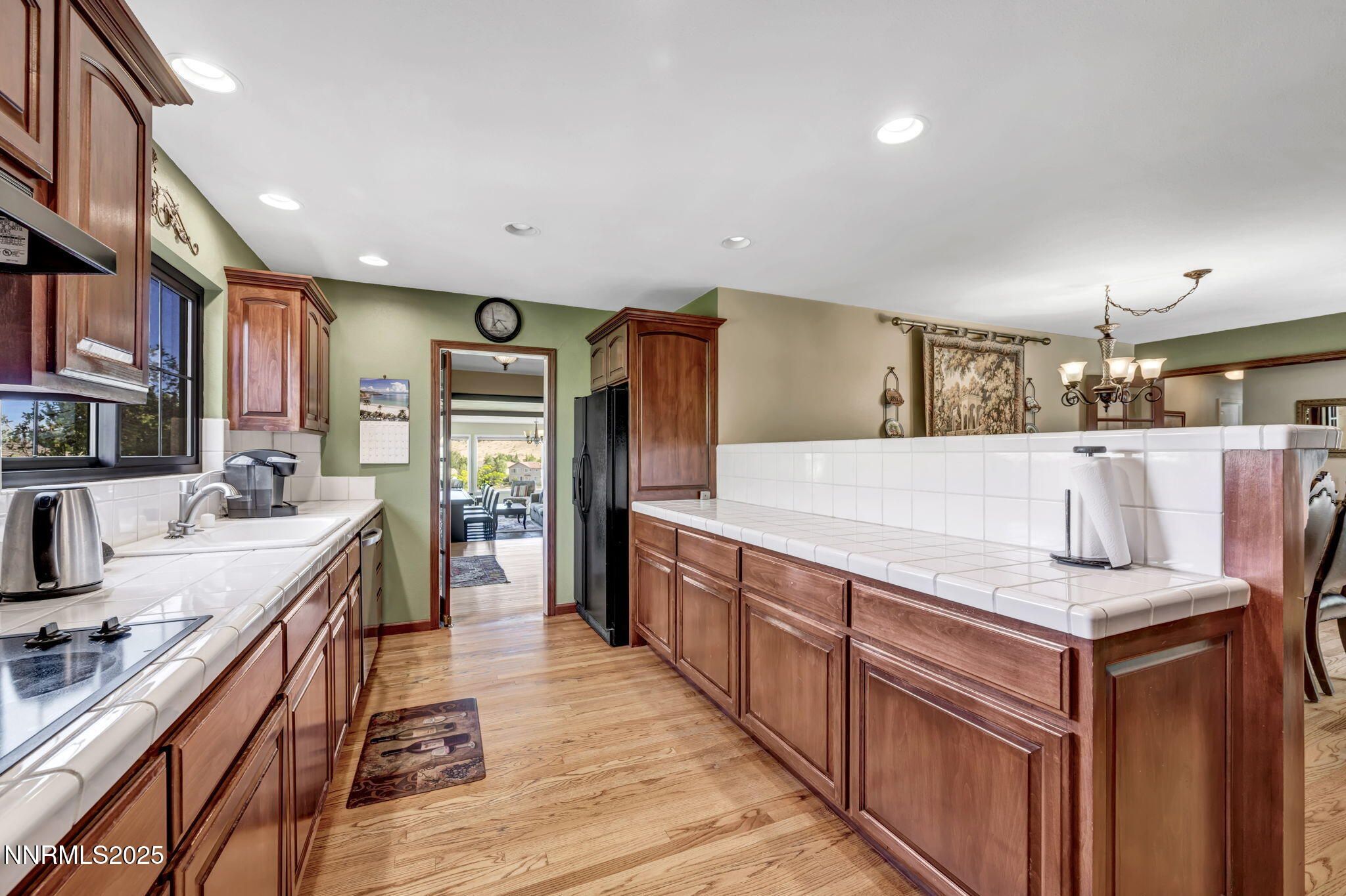 53-web-or-mls-3850-piccadilly-dr