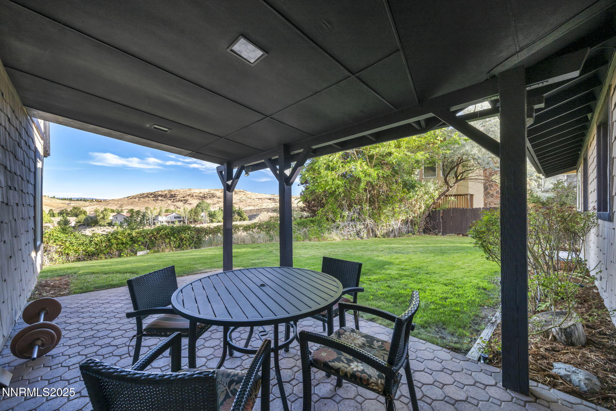 12-web-or-mls-3850-piccadilly-dr