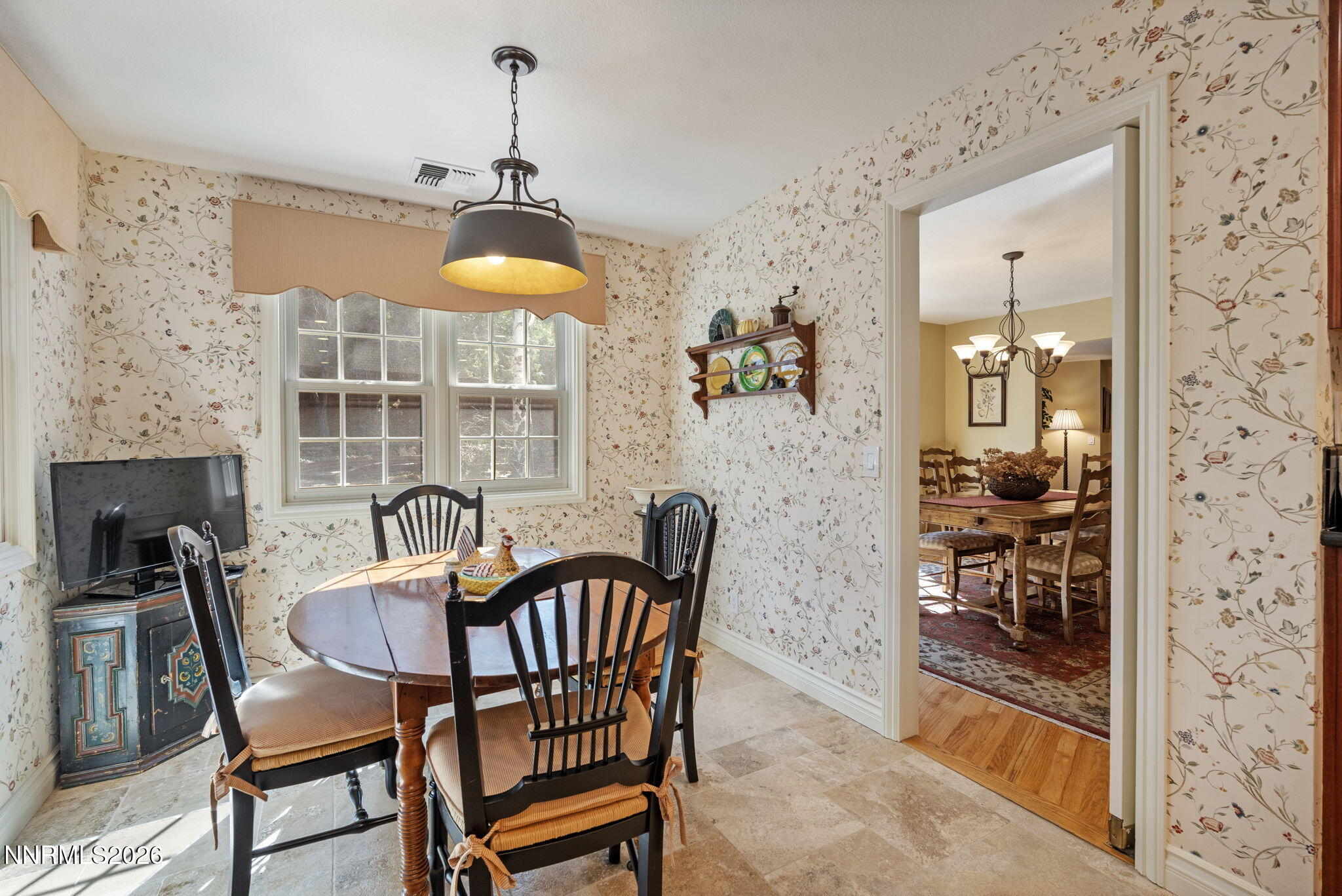 Breakfast Nook 1