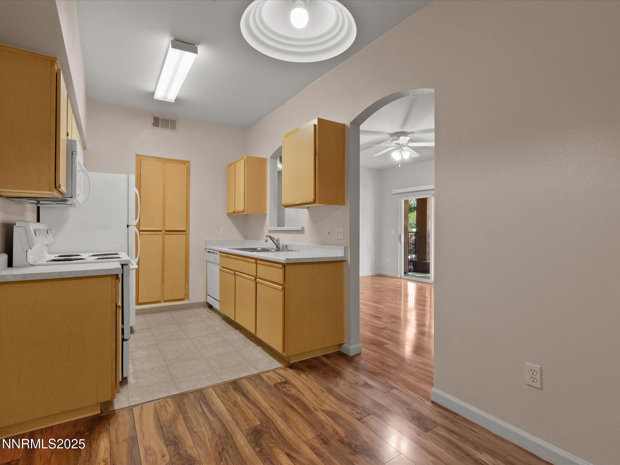 11-6850 Sharlands Ave-Unit 1111-110