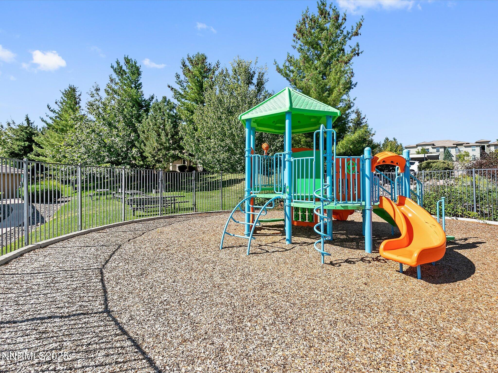 33-6850 Sharlands Ave-Unit 1111-2-103