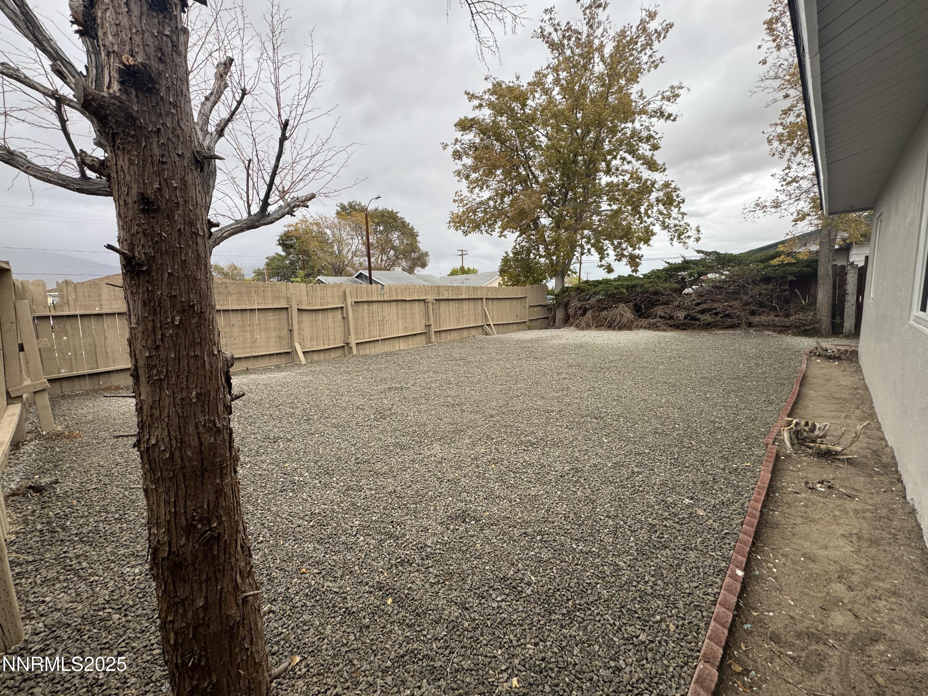 125 english backyard