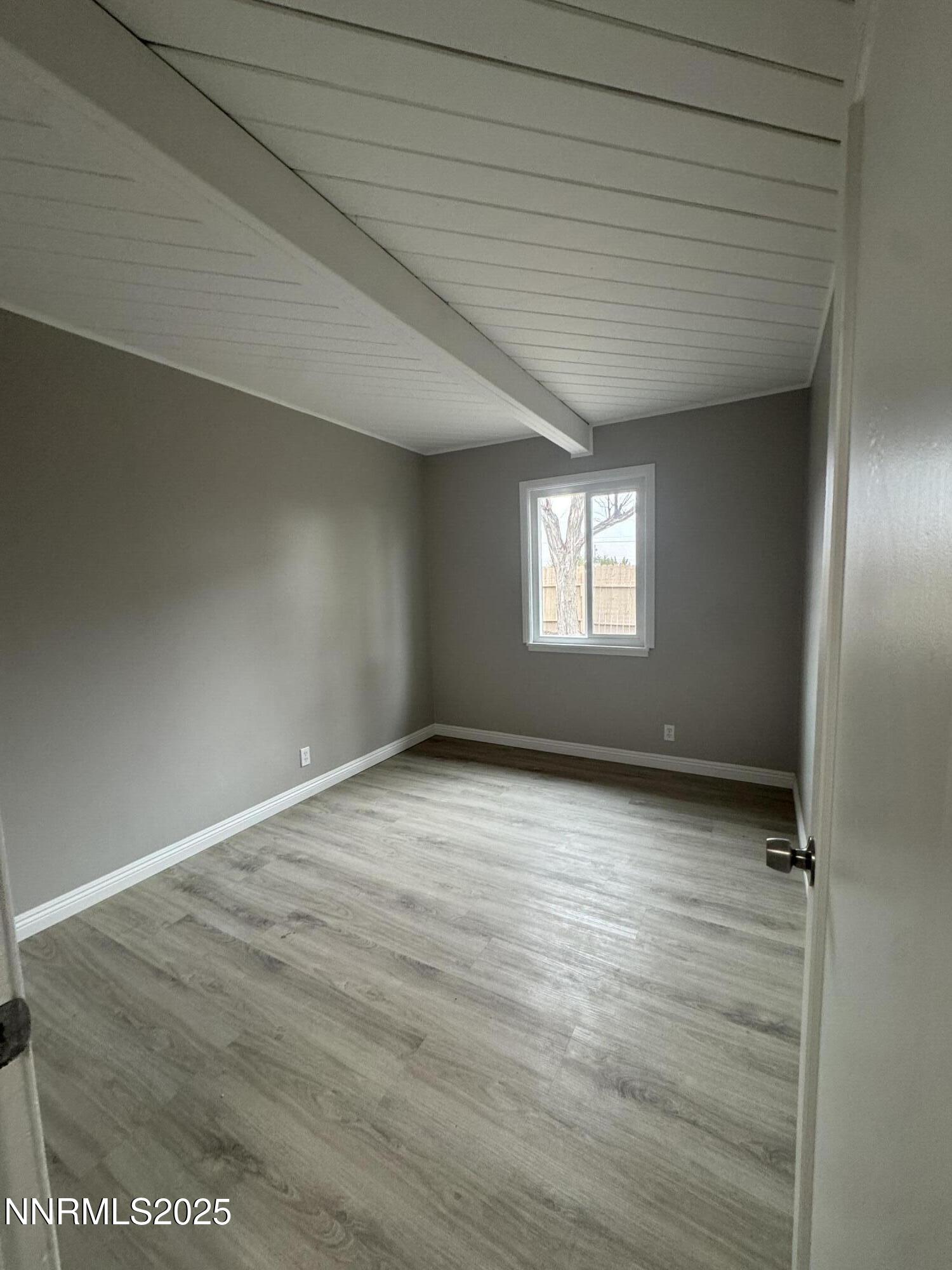 125 english bedroom 2