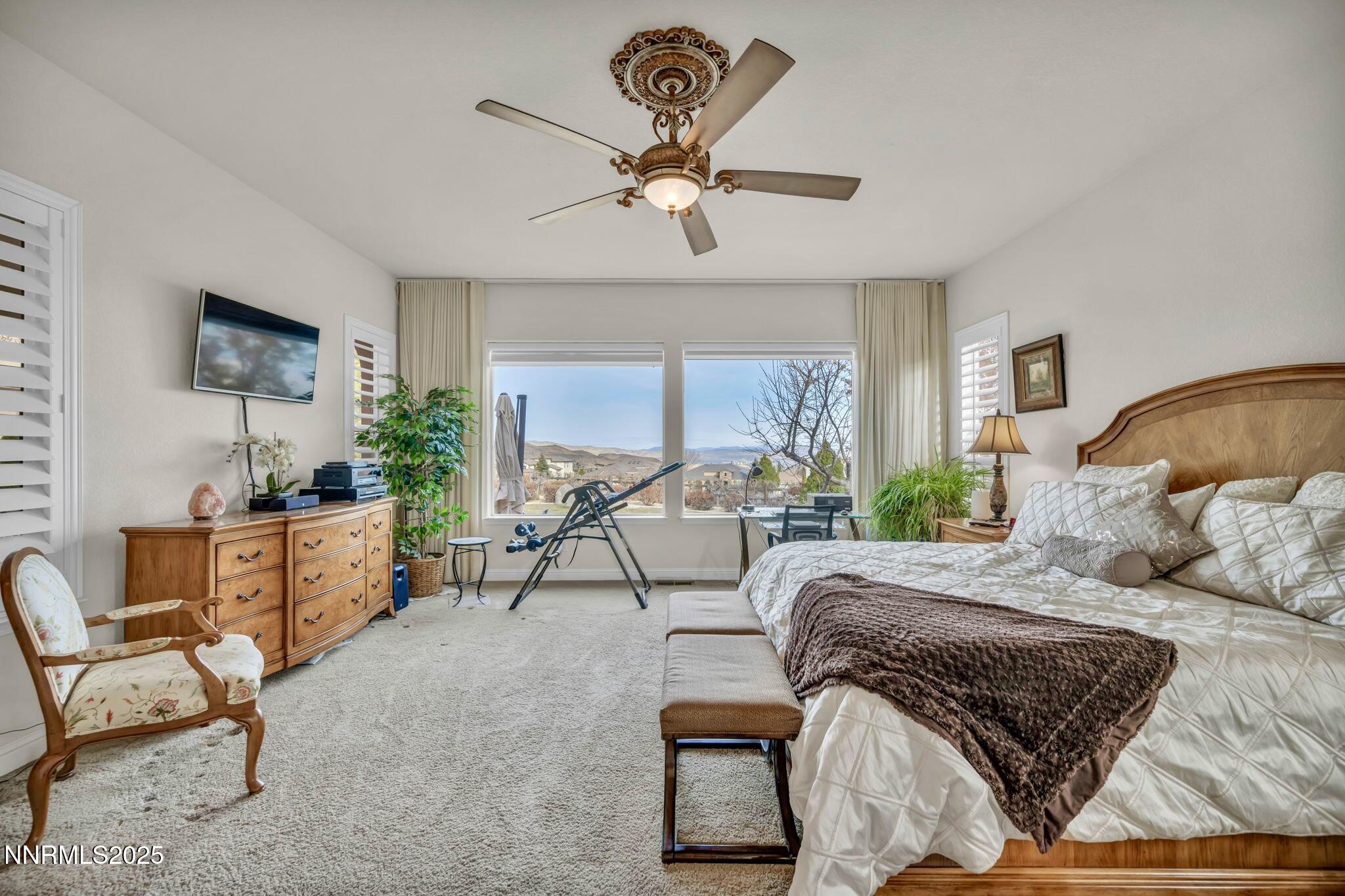 64AE2DB1-8A64-4372-BF36-067B5B2699DA_1_2