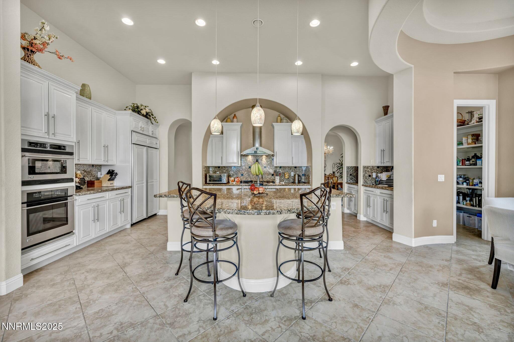 2F69E2A2-A204-4C7E-B28B-B832FAB222AA_1_2