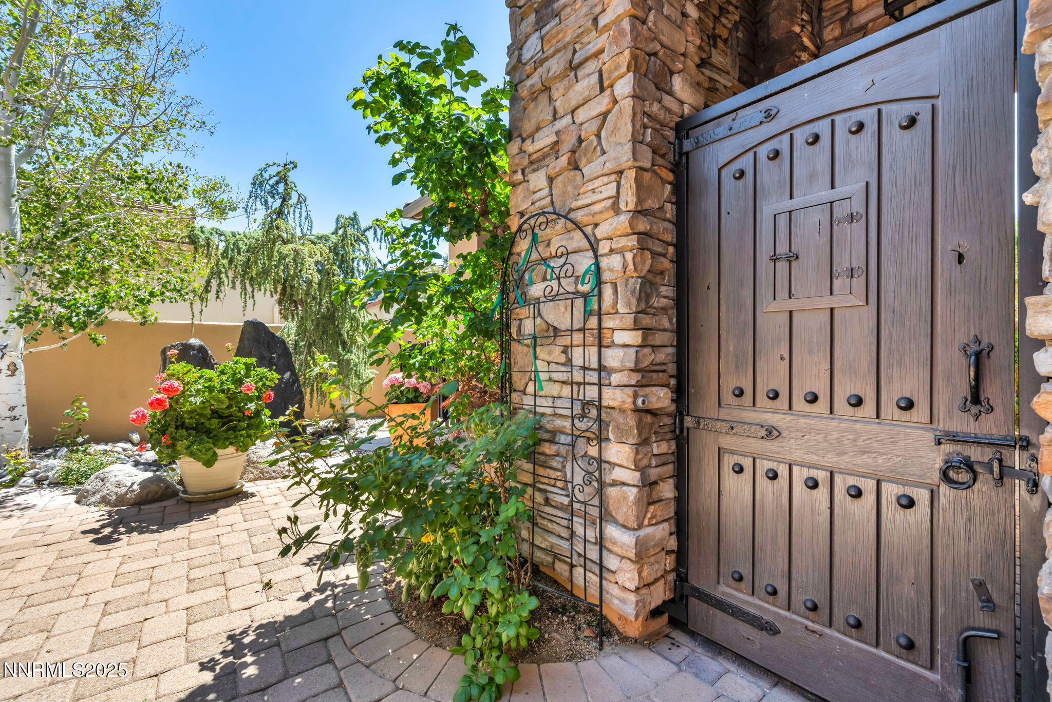 144-web-or-mls-10100-via-ponte