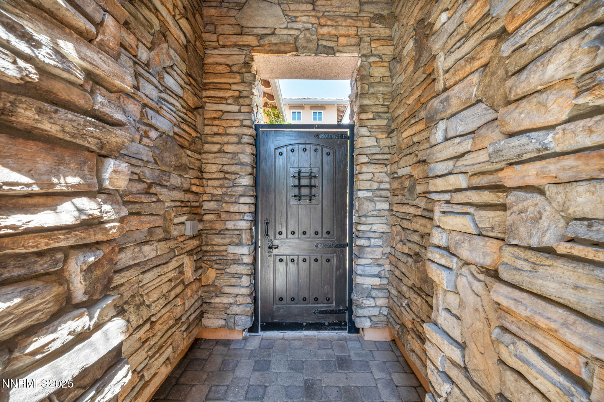 162-web-or-mls-10100-via-ponte