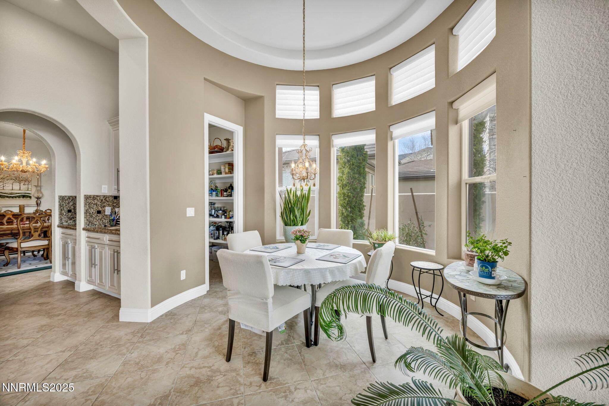 03ECE0AD-C250-4BEC-BA24-2315DE1291E5_1_2