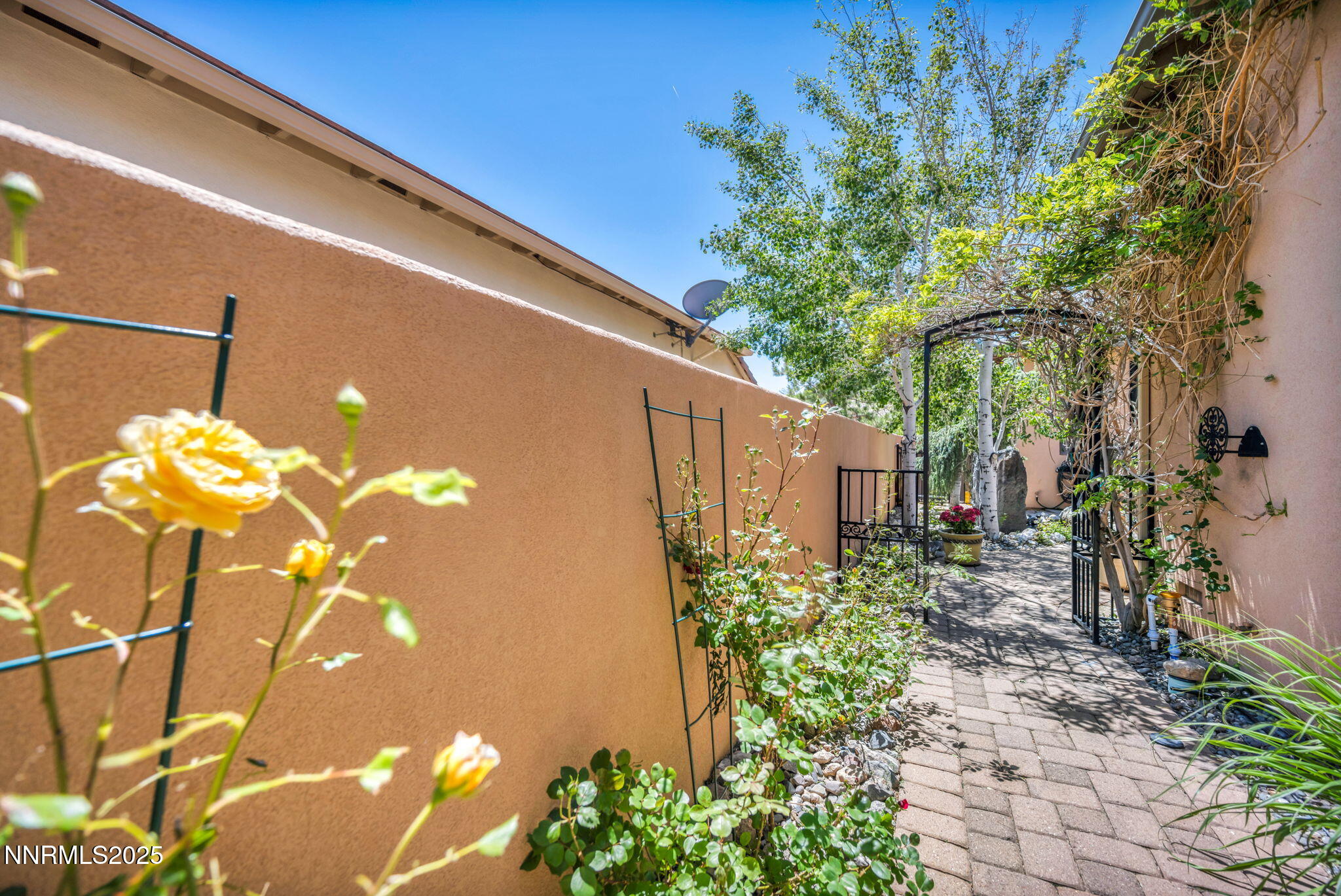 137-web-or-mls-10100-via-ponte