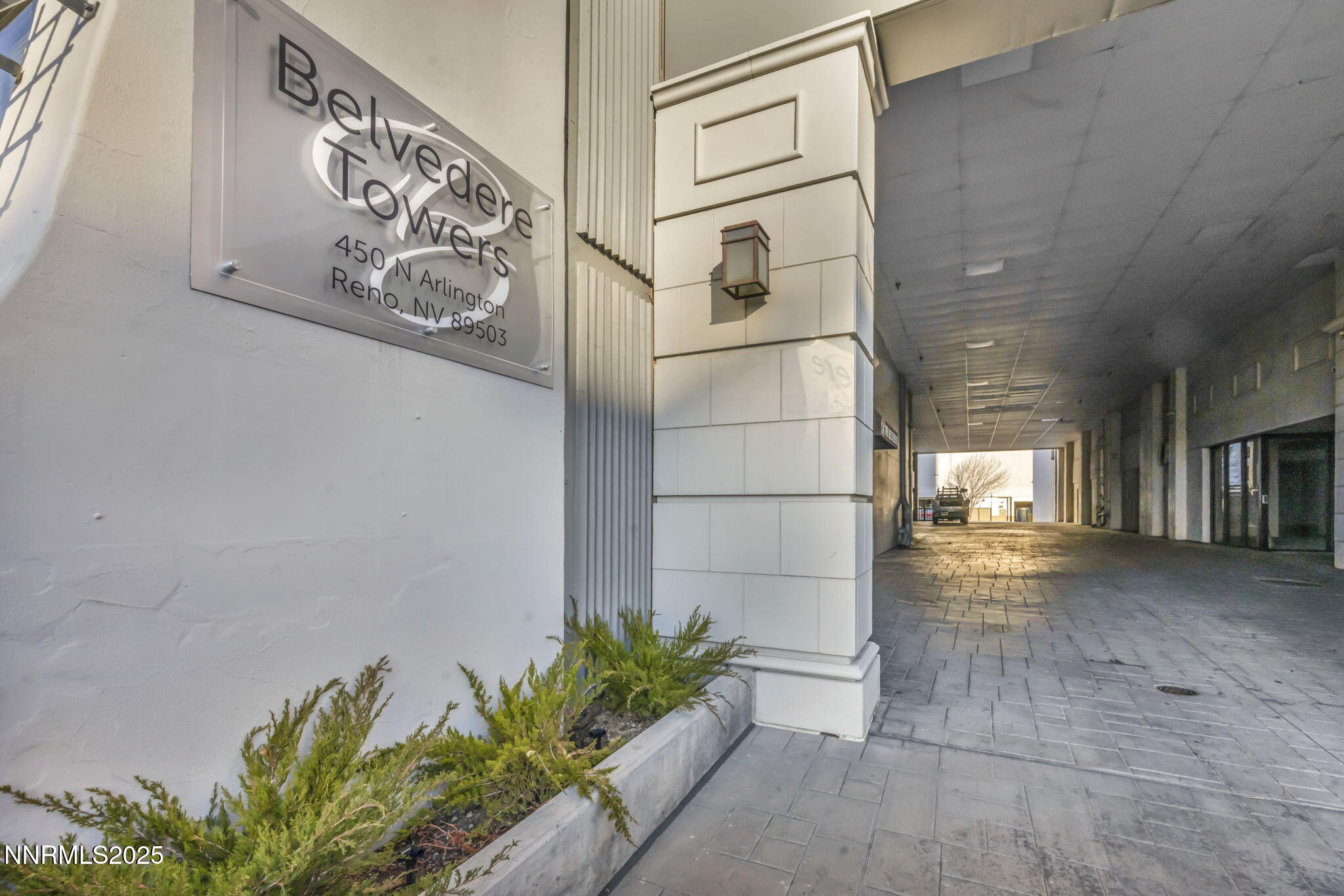 8-web-or-mls-450-n-arlington-ave