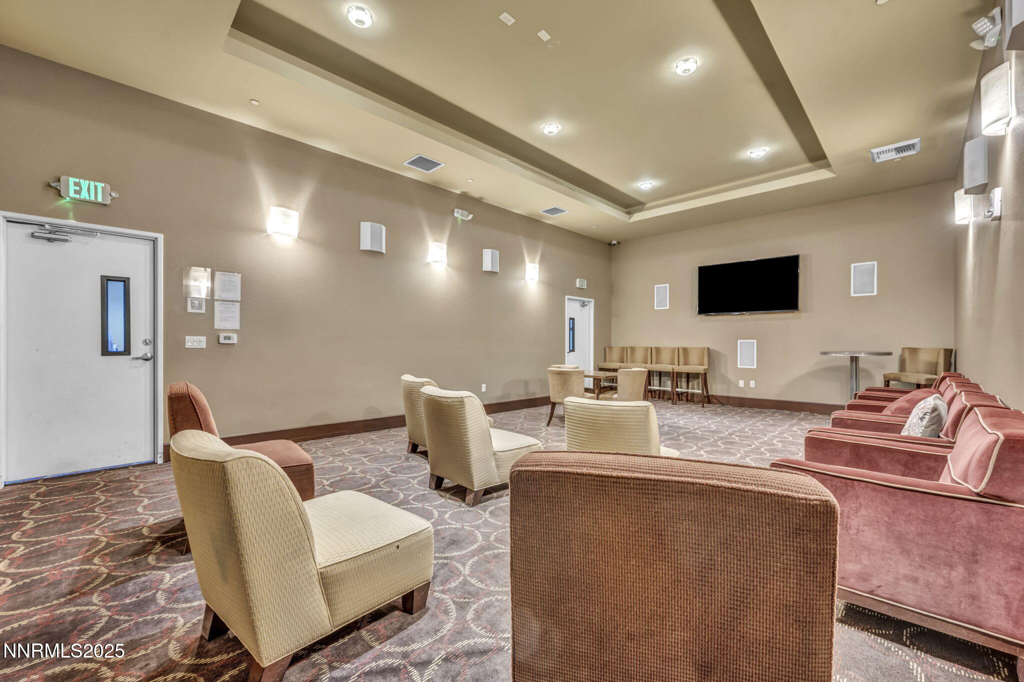 17-web-or-mls-450-n-arlington-ave