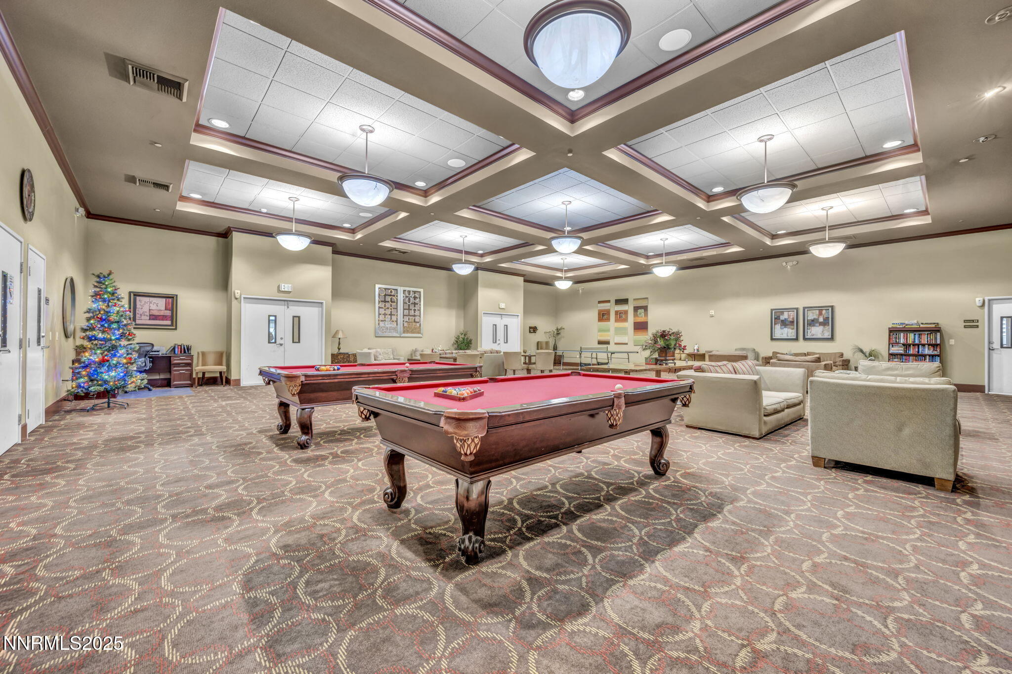 33-web-or-mls-450-n-arlington-ave