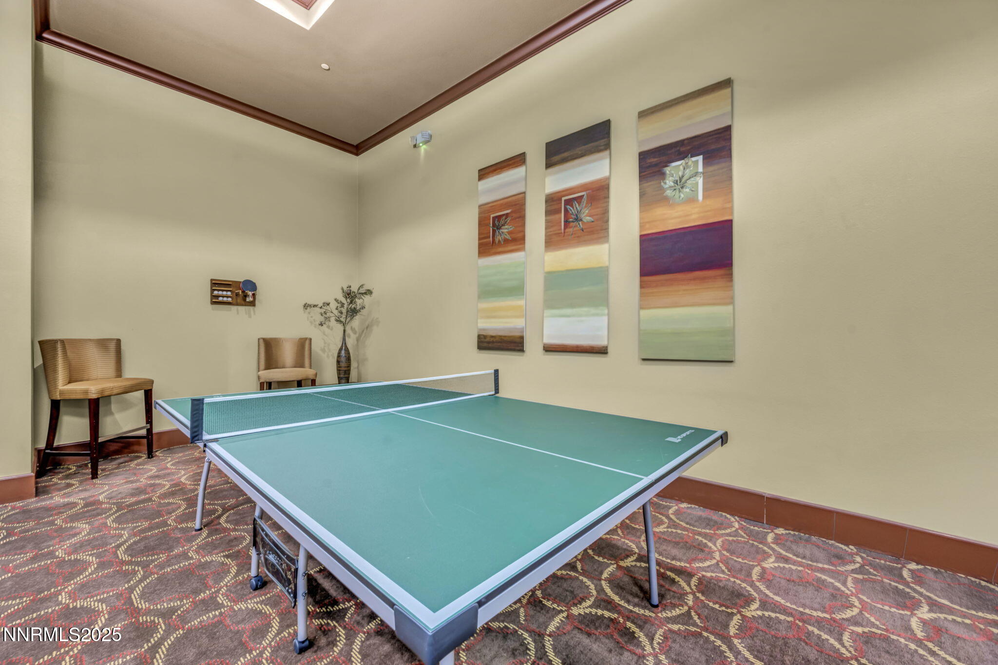 18-web-or-mls-450-n-arlington-ave