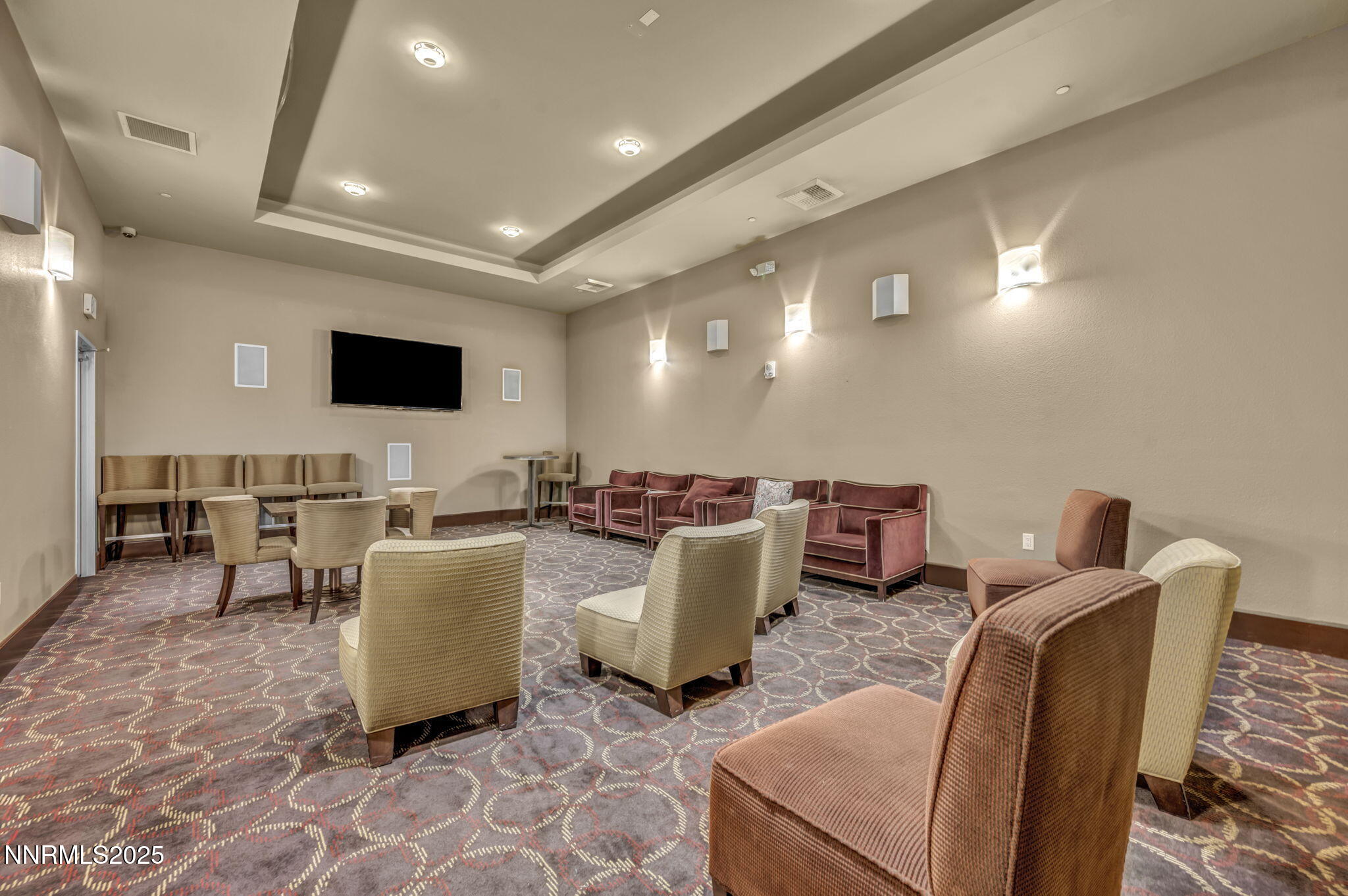 16-web-or-mls-450-n-arlington-ave