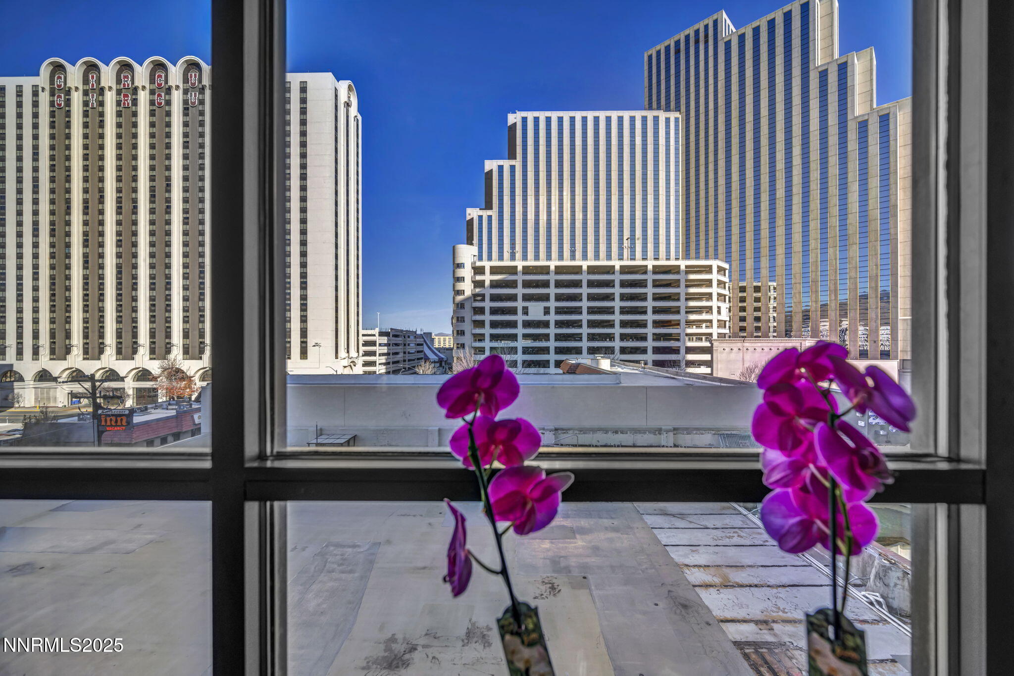 29-web-or-mls-450-n-arlington-ave