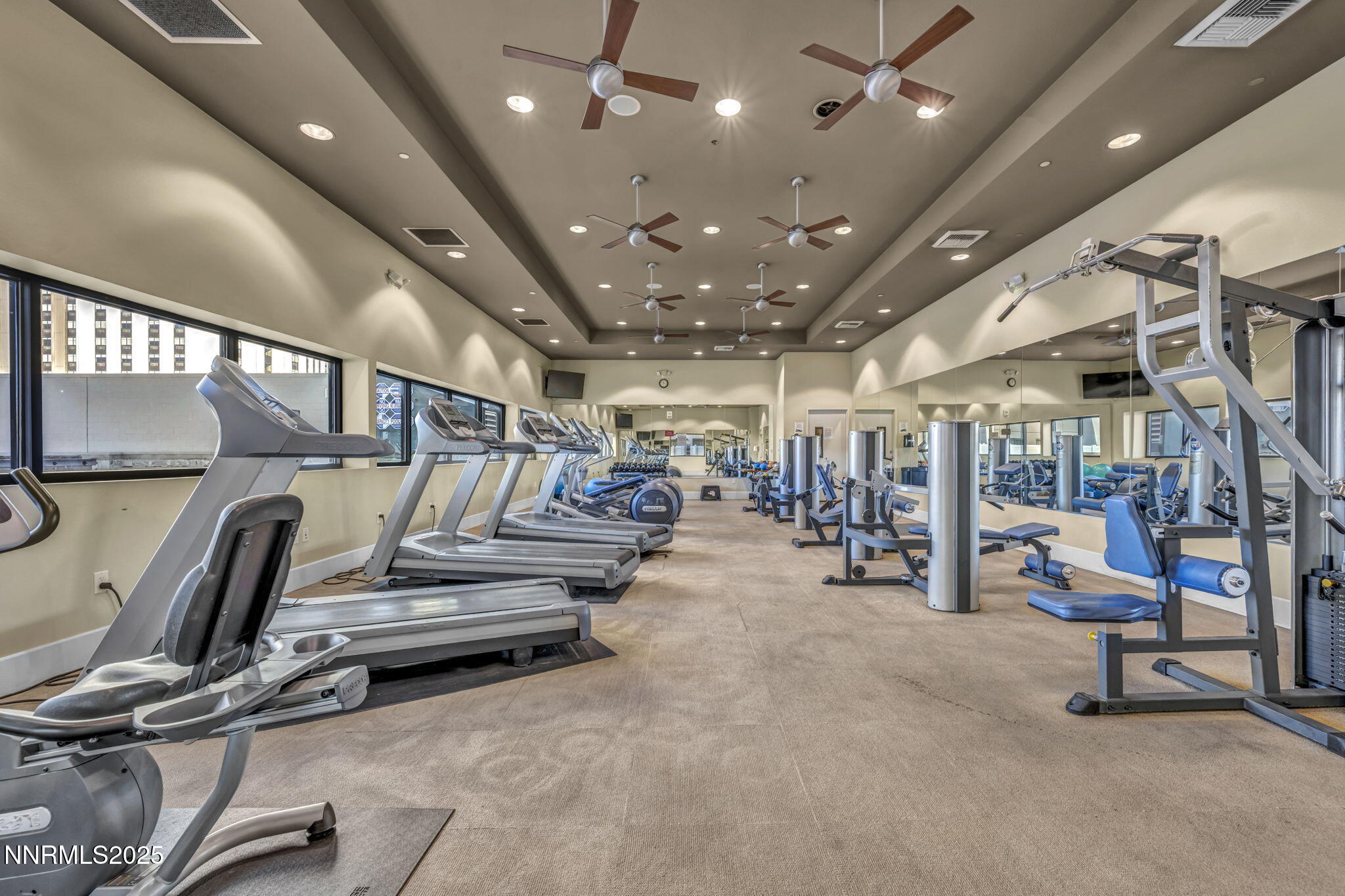 37-web-or-mls-450-n-arlington-ave