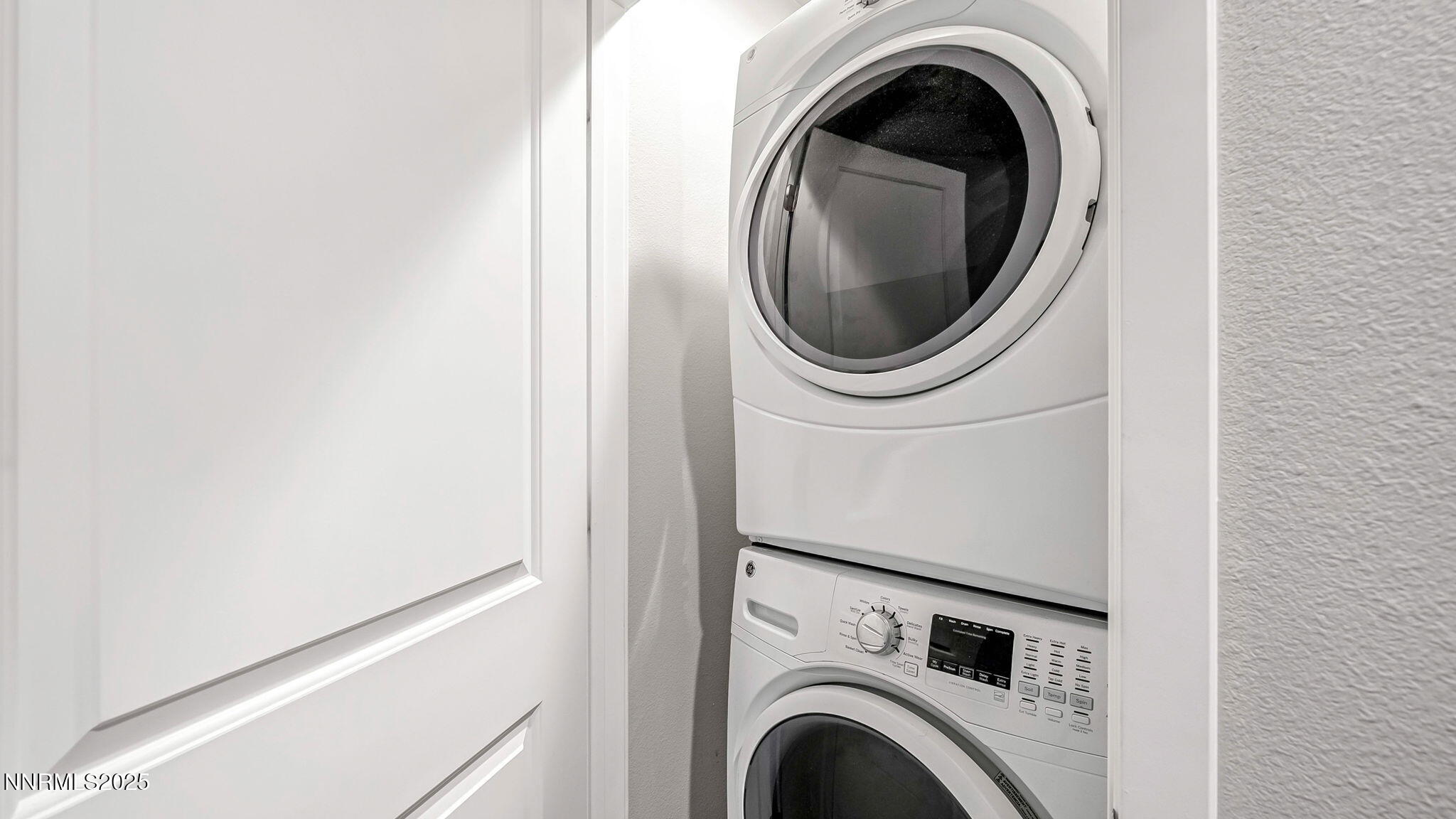 25-DSC01695_6_7_9-Edit