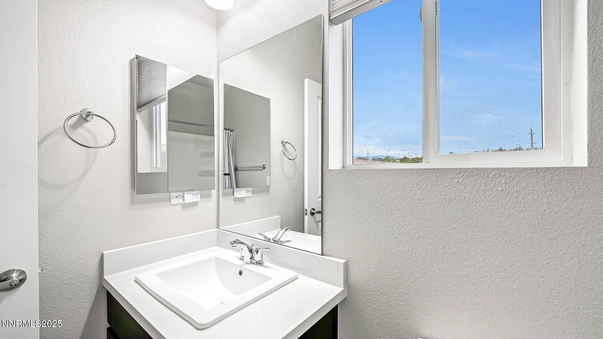 24-DSC01692_3_4 - Copy_4-Edit