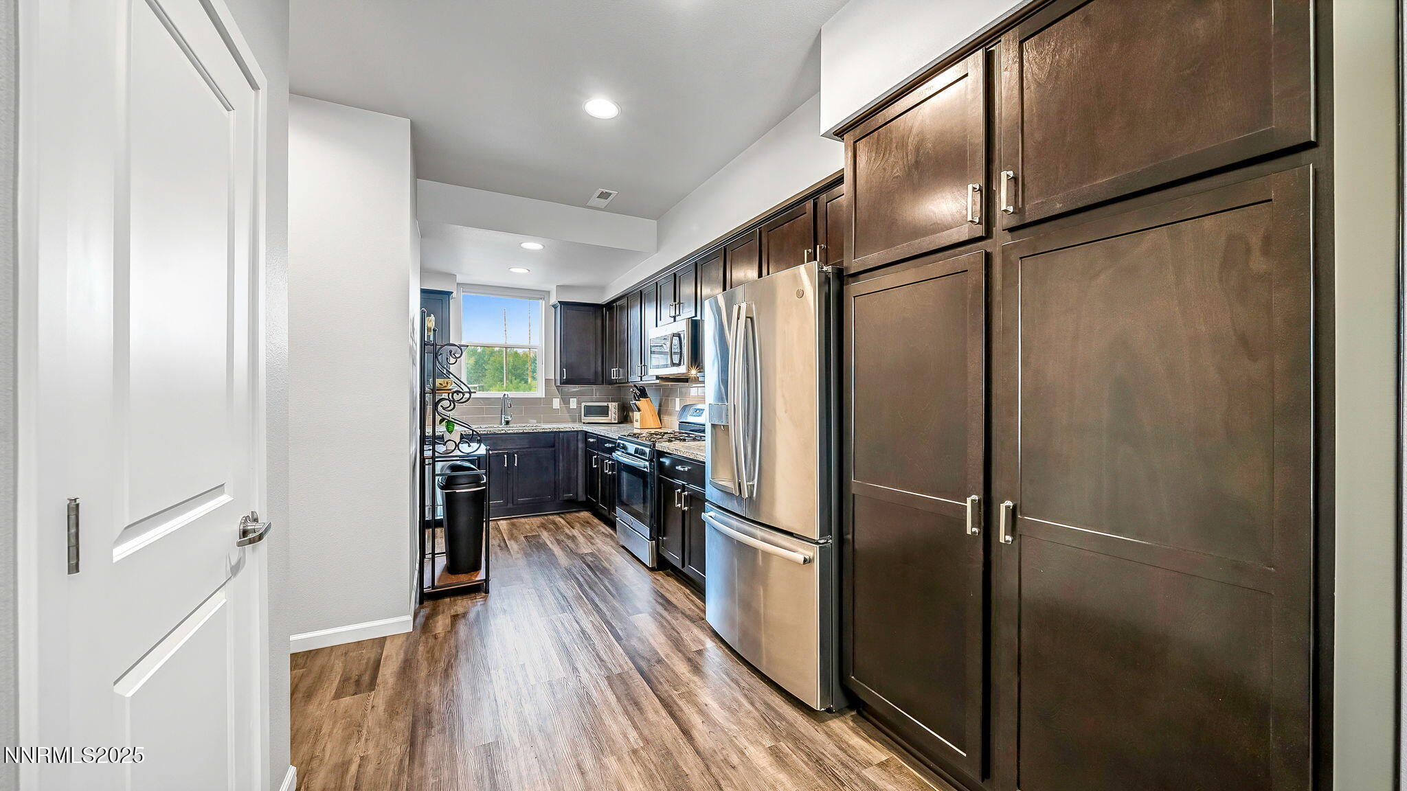 18-DSC01605_6_7_9-Edit