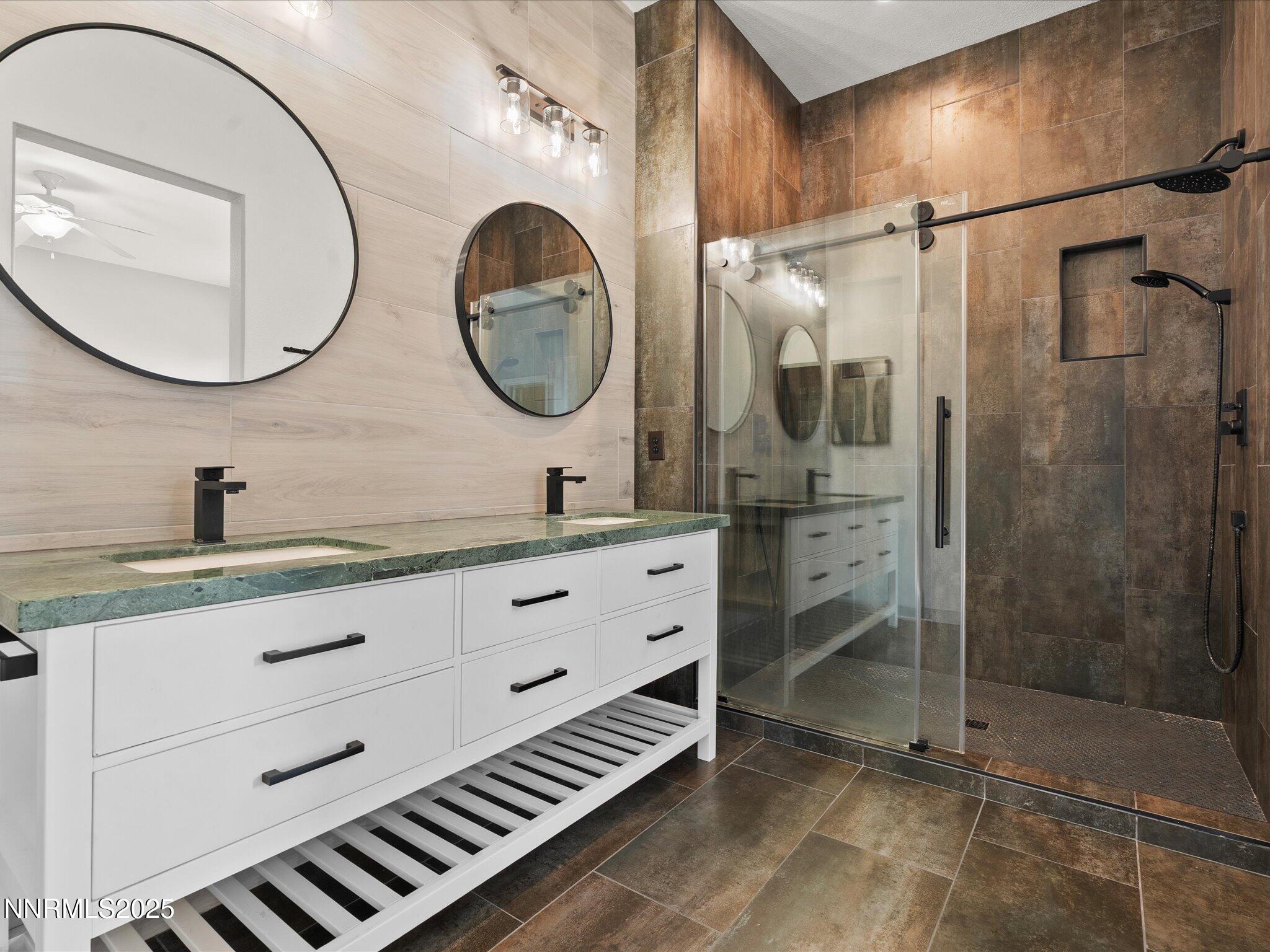 24-7100 Souverain Ln-123