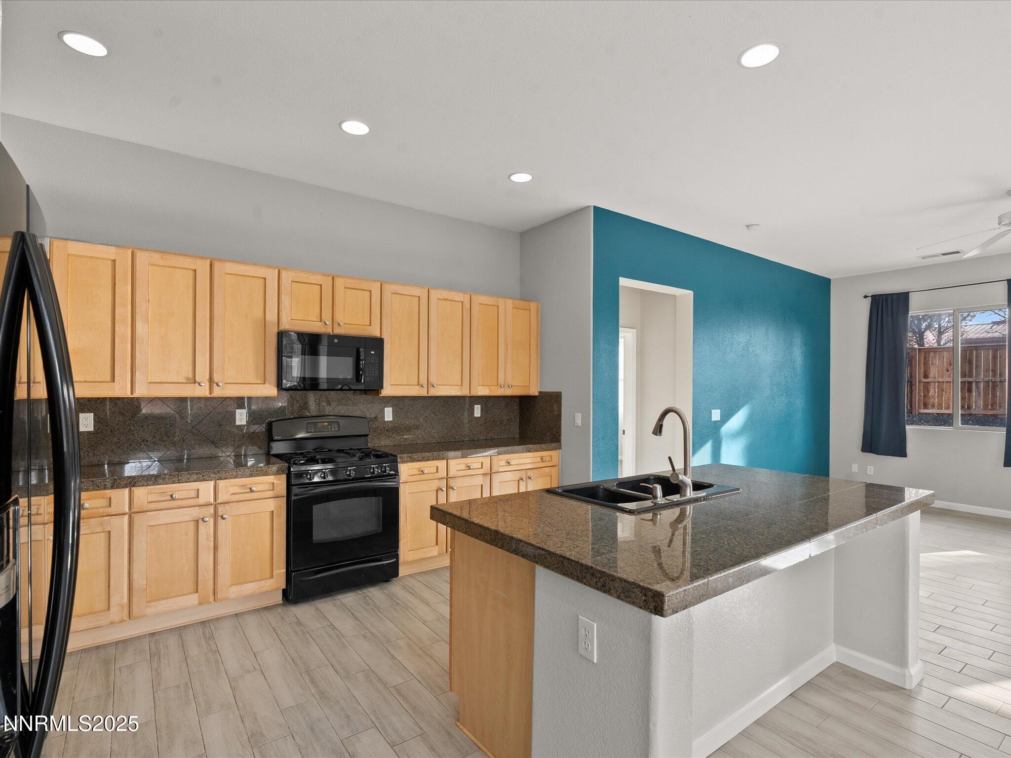 16-7100 Souverain Ln-115