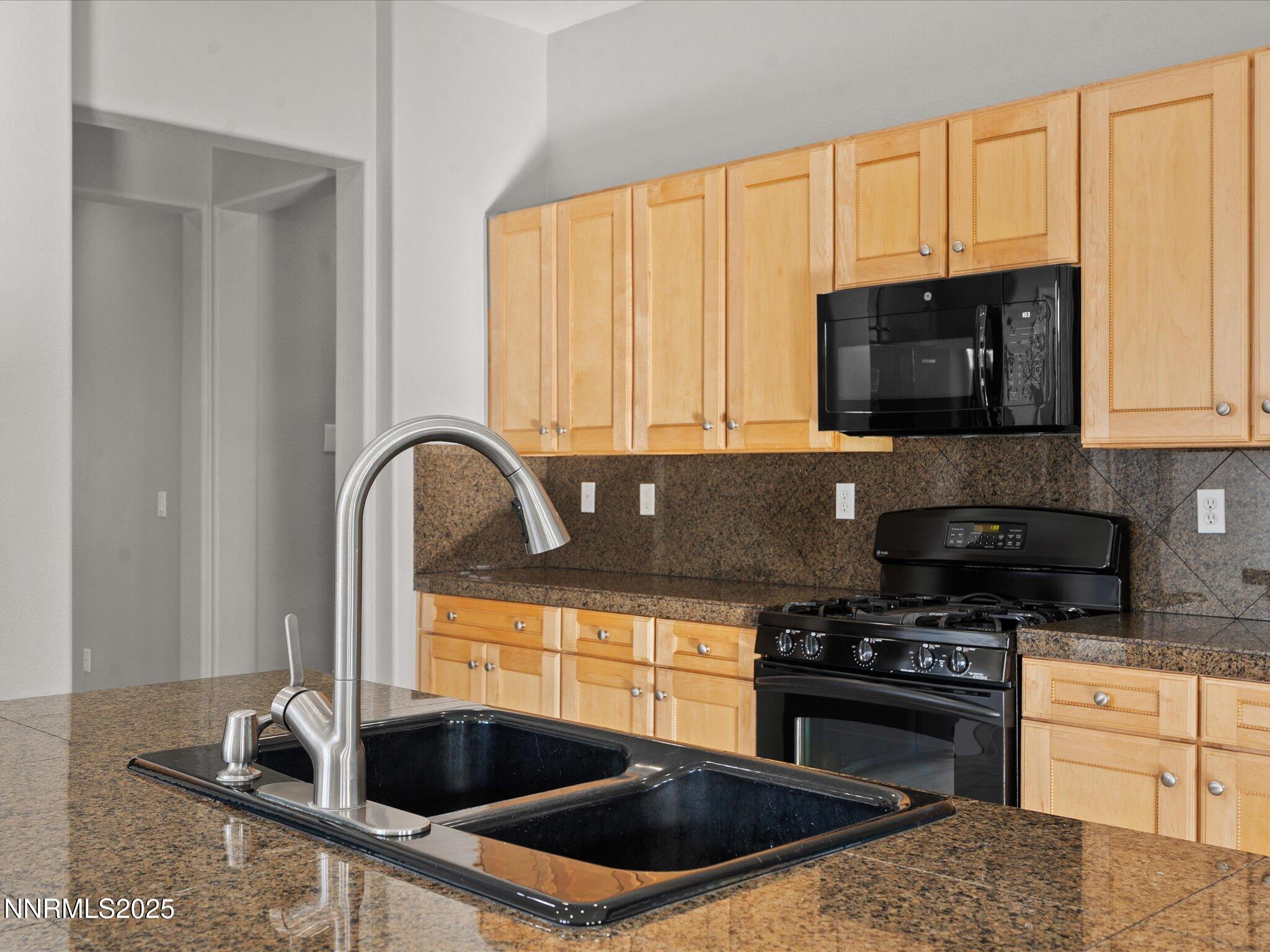 15-7100 Souverain Ln-114