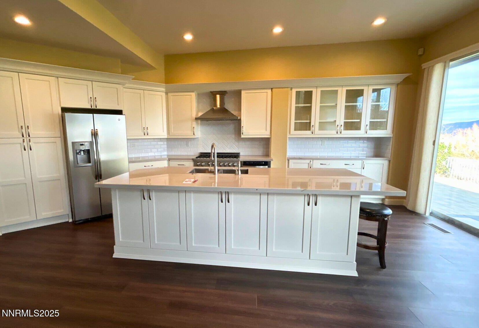 4da165c6-7145-4208-bae7-ad87999e2402