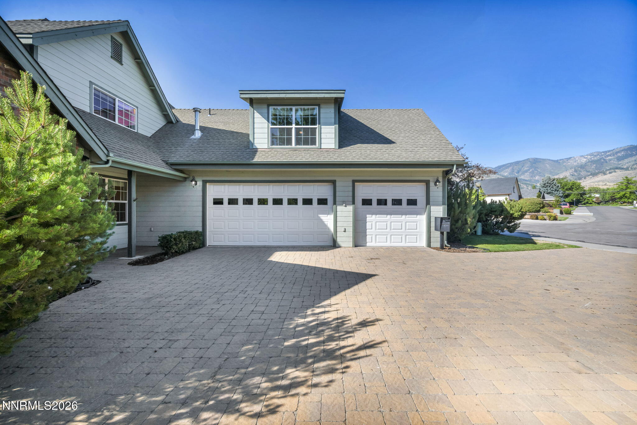 1581 Pinoak Lane