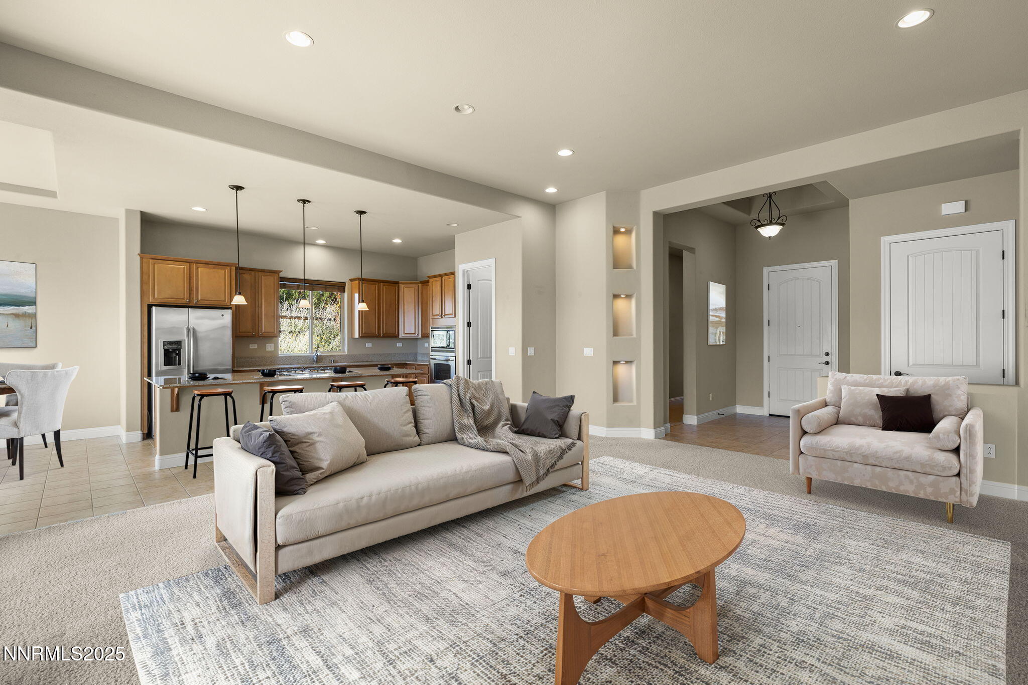 15-web-or-mls-8590_18th_Hole_Trail_Livin