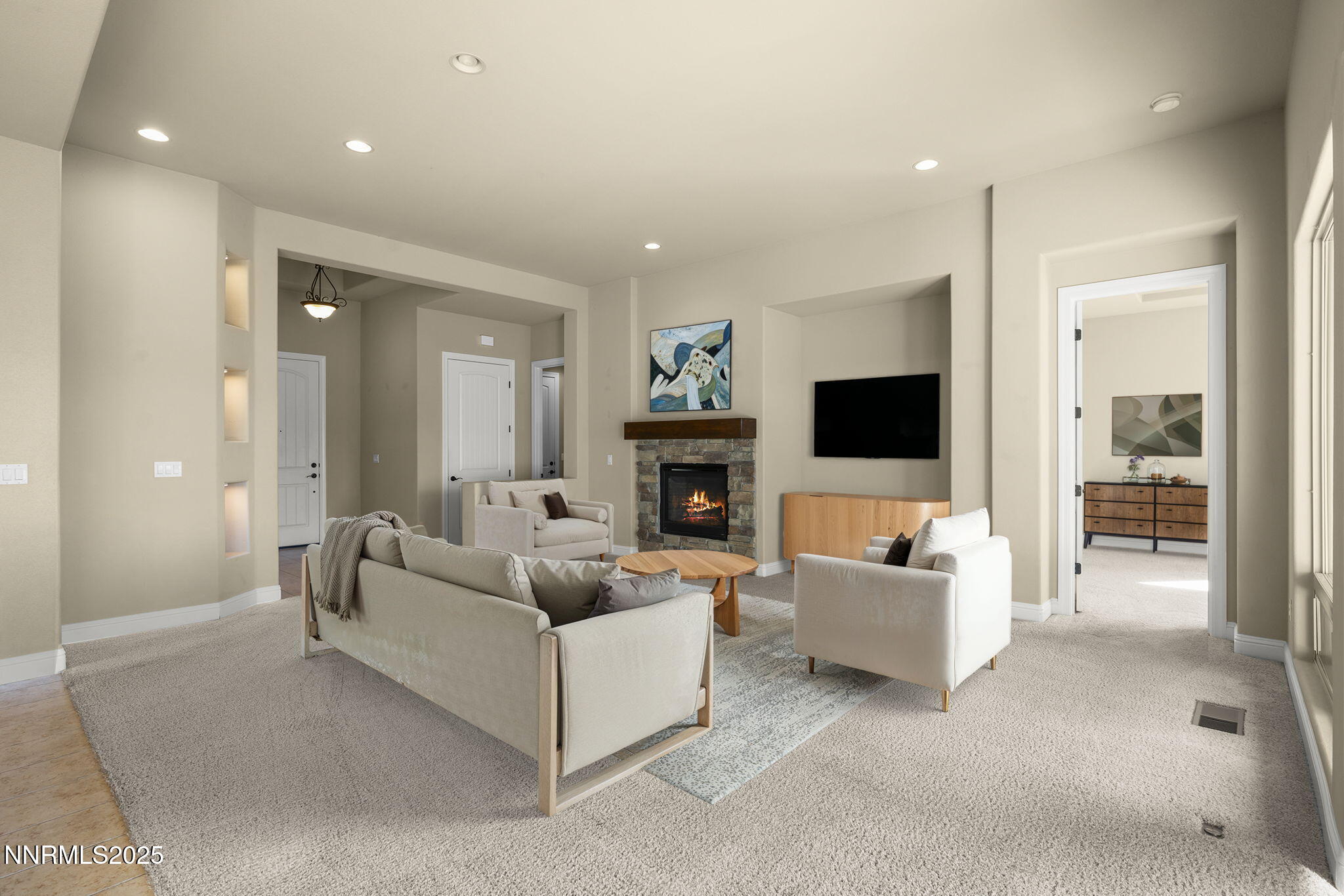 13-web-or-mls-8590_18th_Hole_Trail_Livin