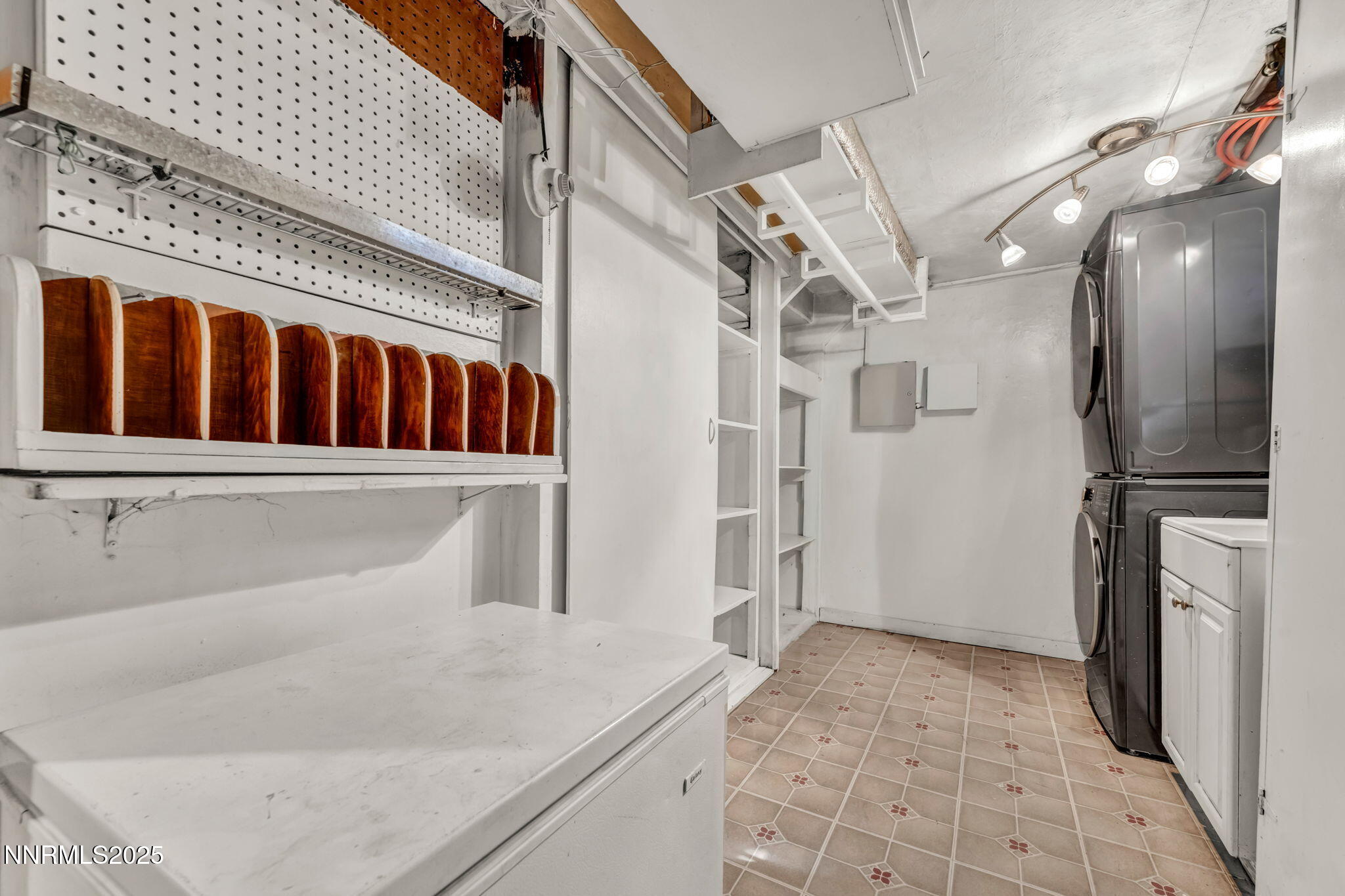 41-web-or-mls-1633-knox-ave