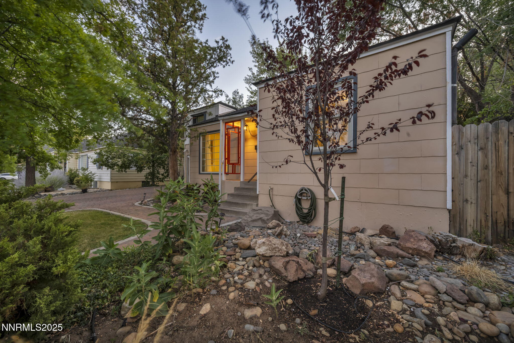 64-web-or-mls-1633-knox-ave