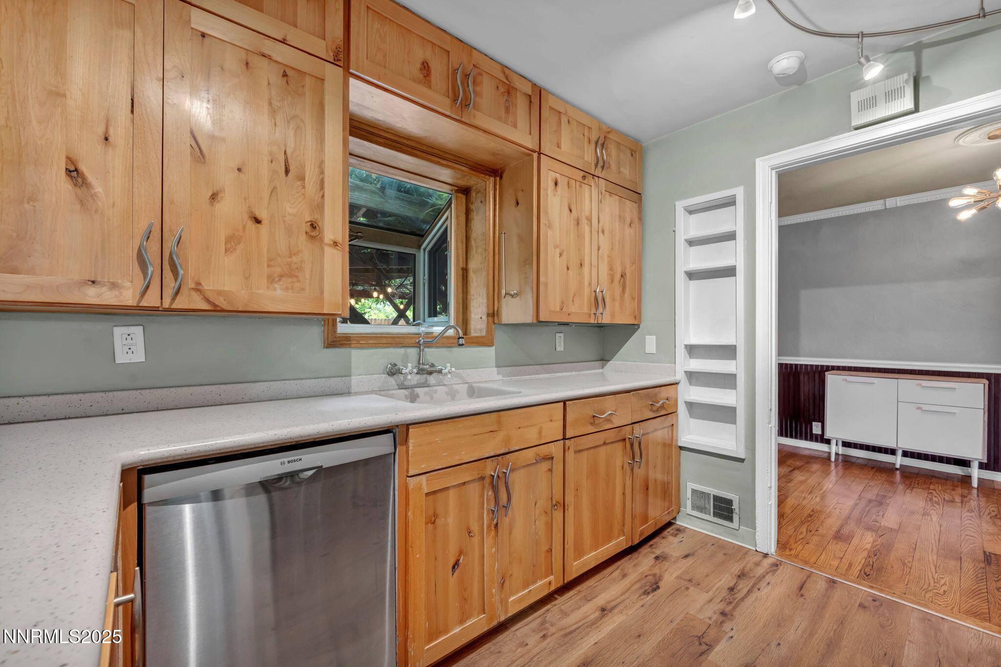 54-web-or-mls-1633-knox-ave