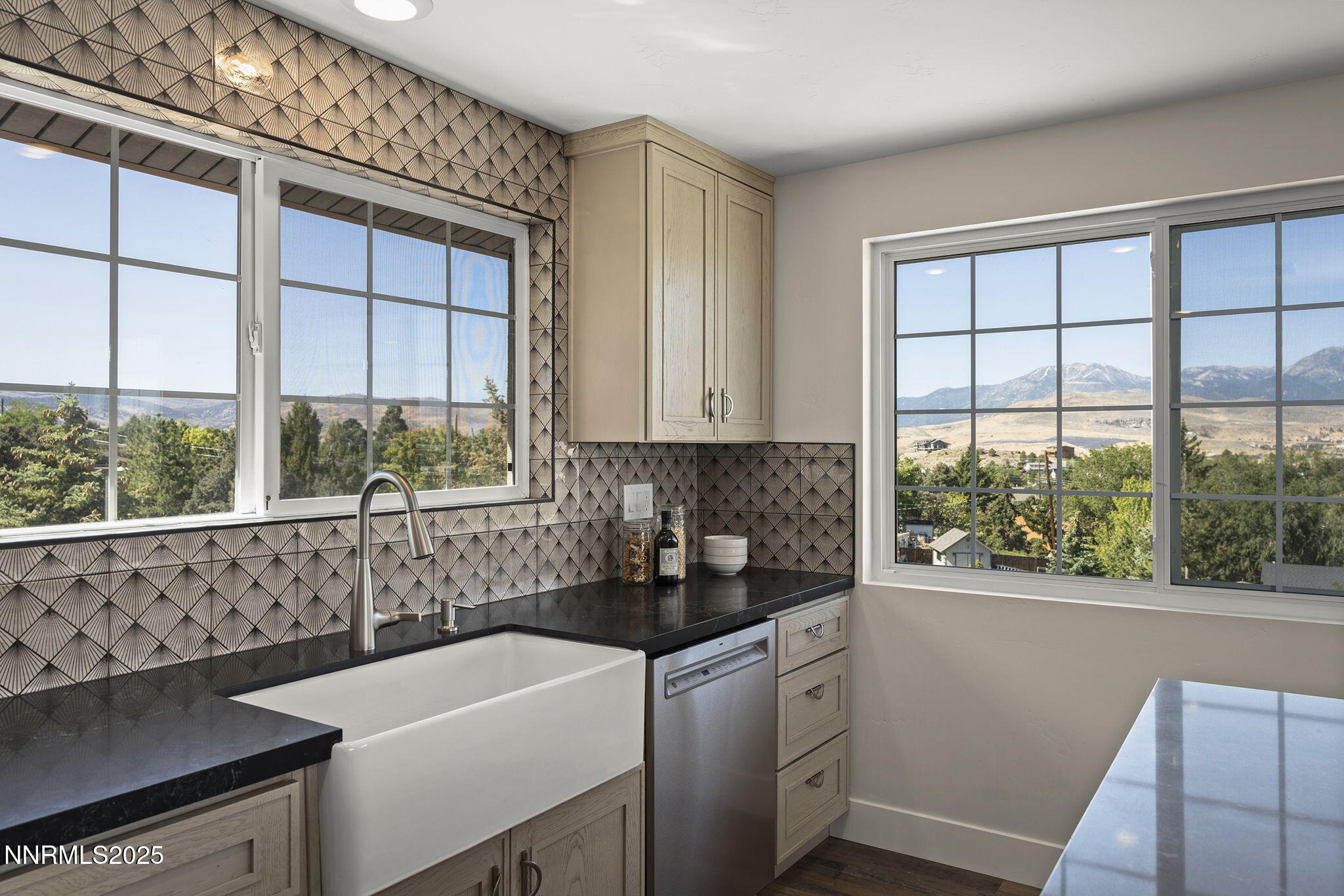 25-web-or-mls-_DSC7124