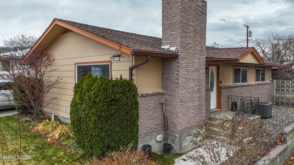 Photo of 1564 Mizpah Street, Winnemucca, NV 89445 (MLS # 250059315)