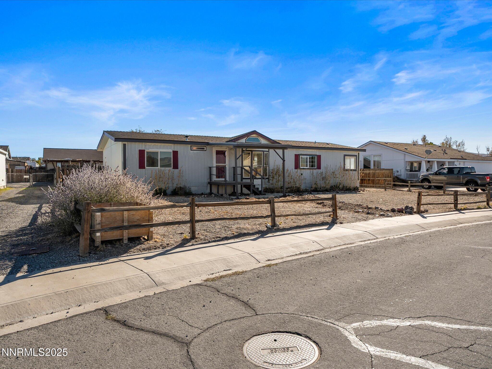 01-871 Jennys Ln-100