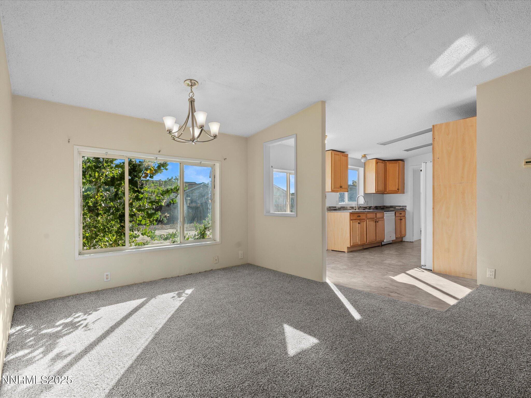 12-871 Jennys Ln-111