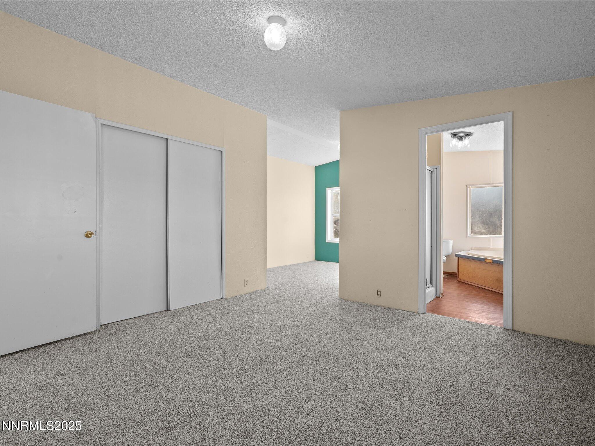 25-871 Jennys Ln-124