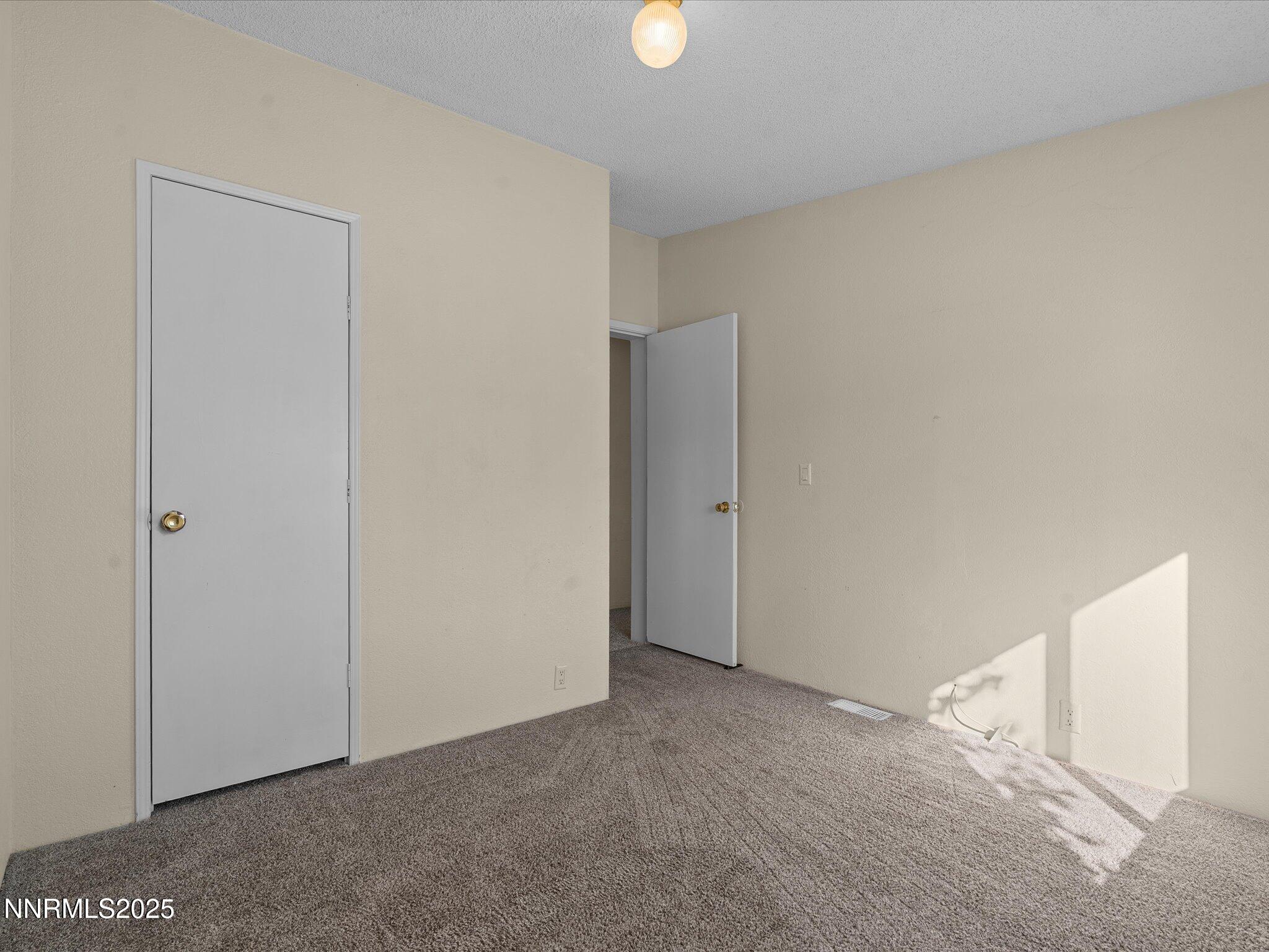 35-871 Jennys Ln-134