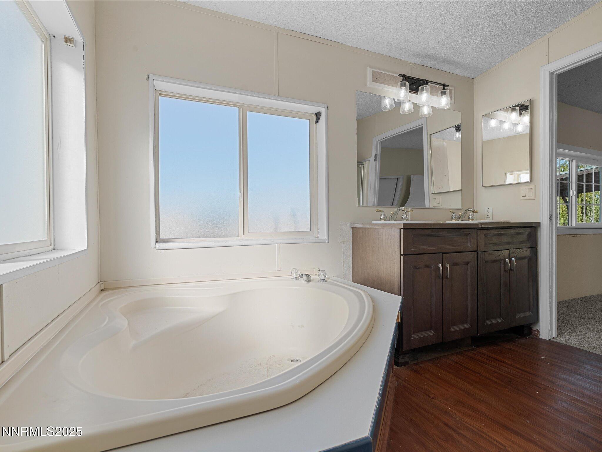 32-871 Jennys Ln-131