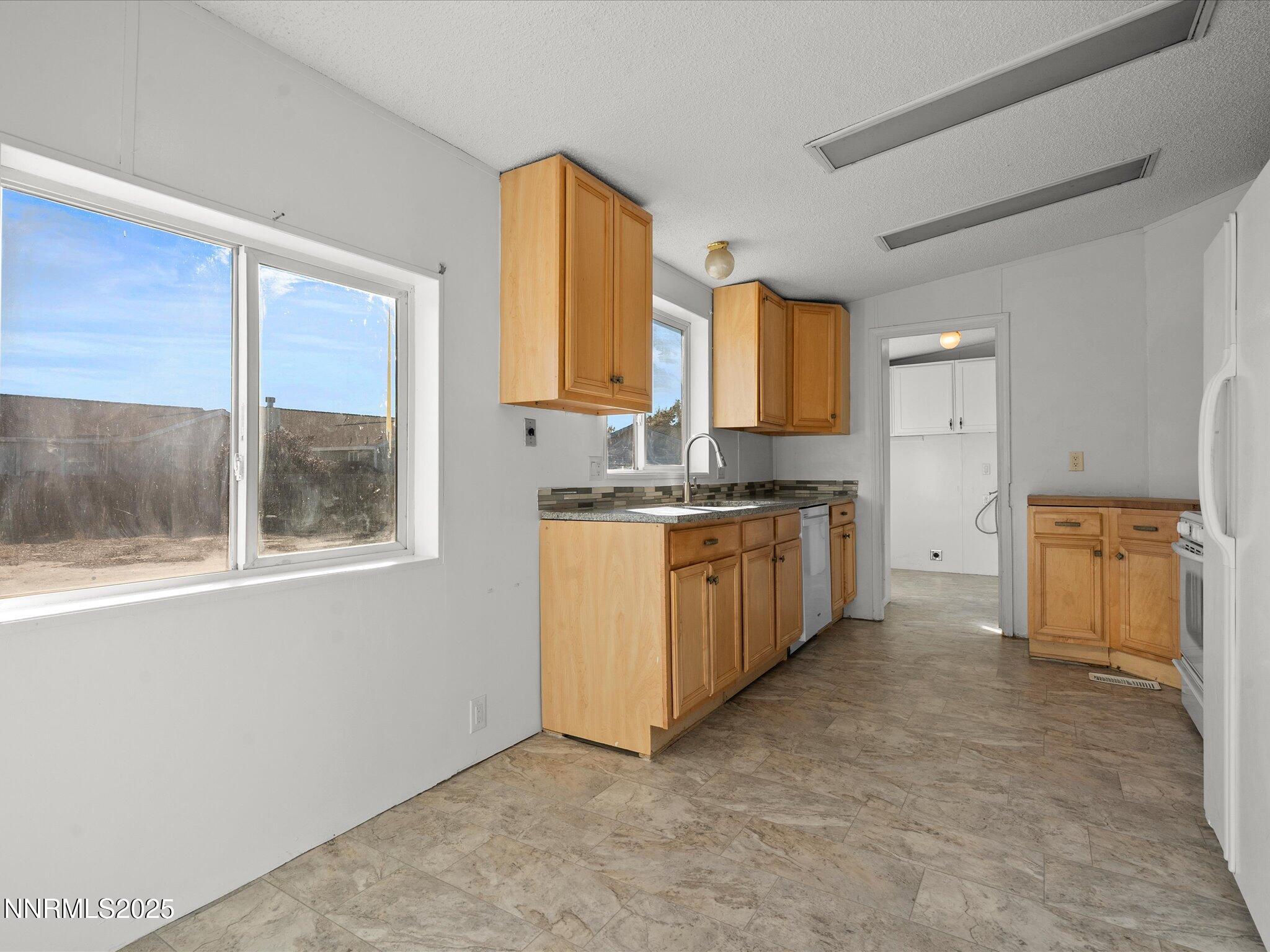 16-871 Jennys Ln-115