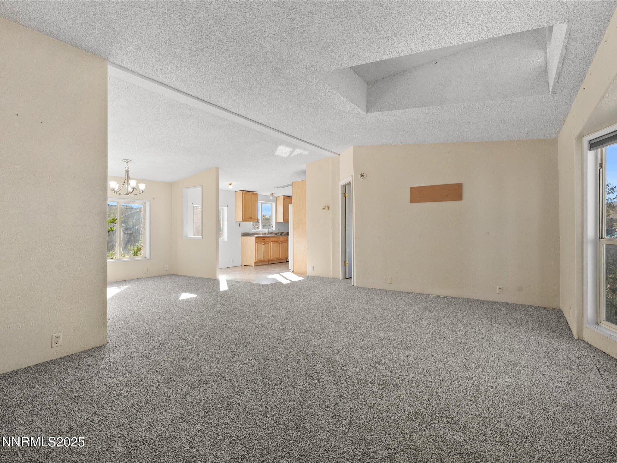 05-871 Jennys Ln-104