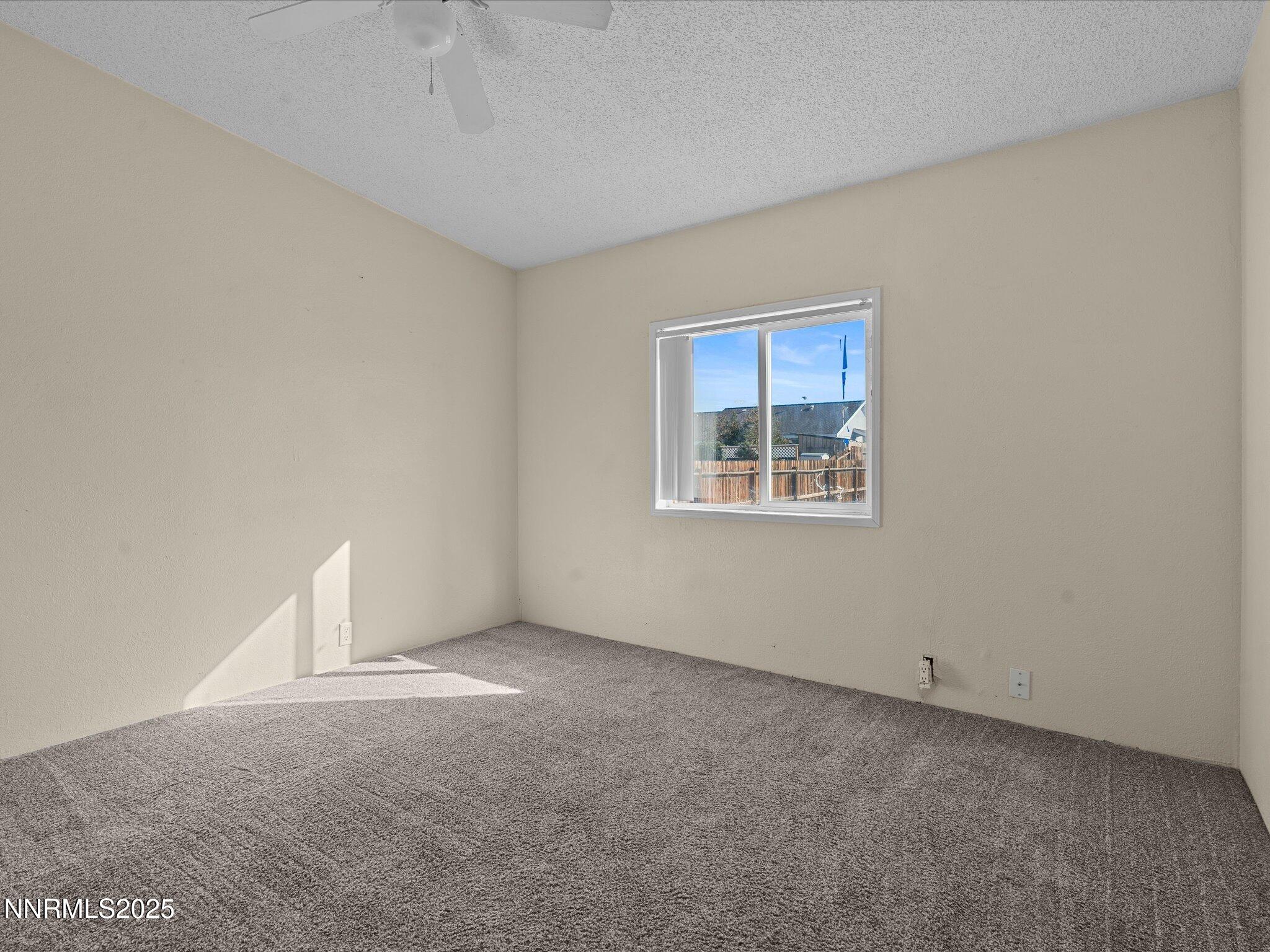 39-871 Jennys Ln-138