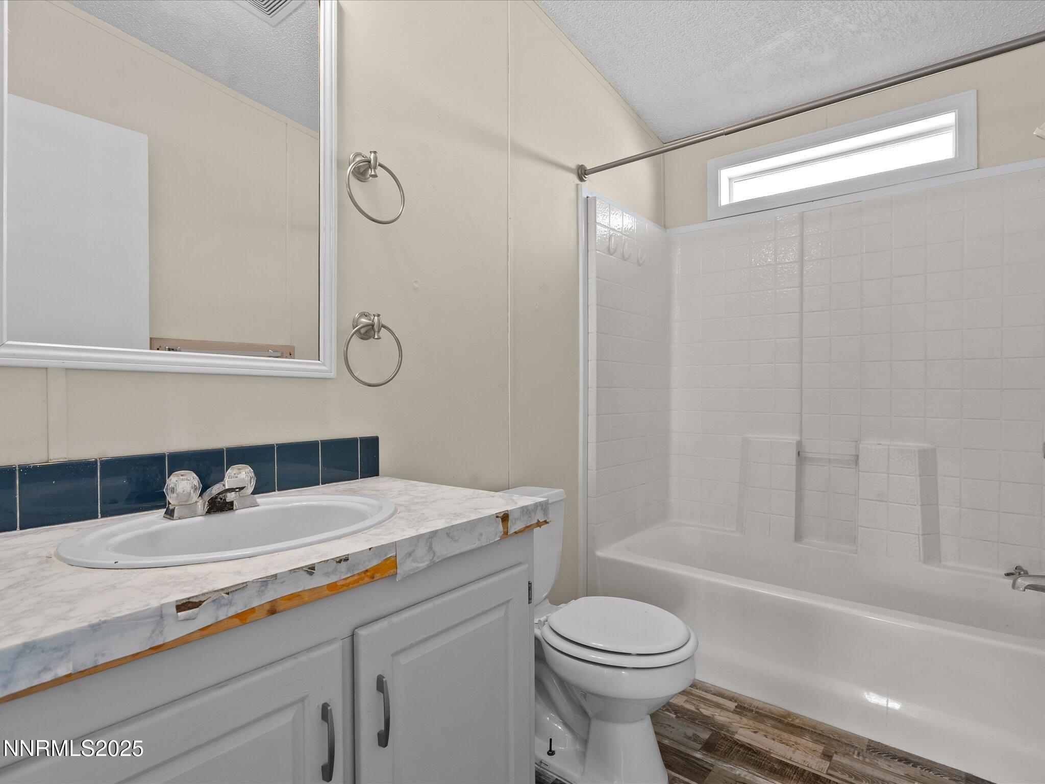 36-871 Jennys Ln-135