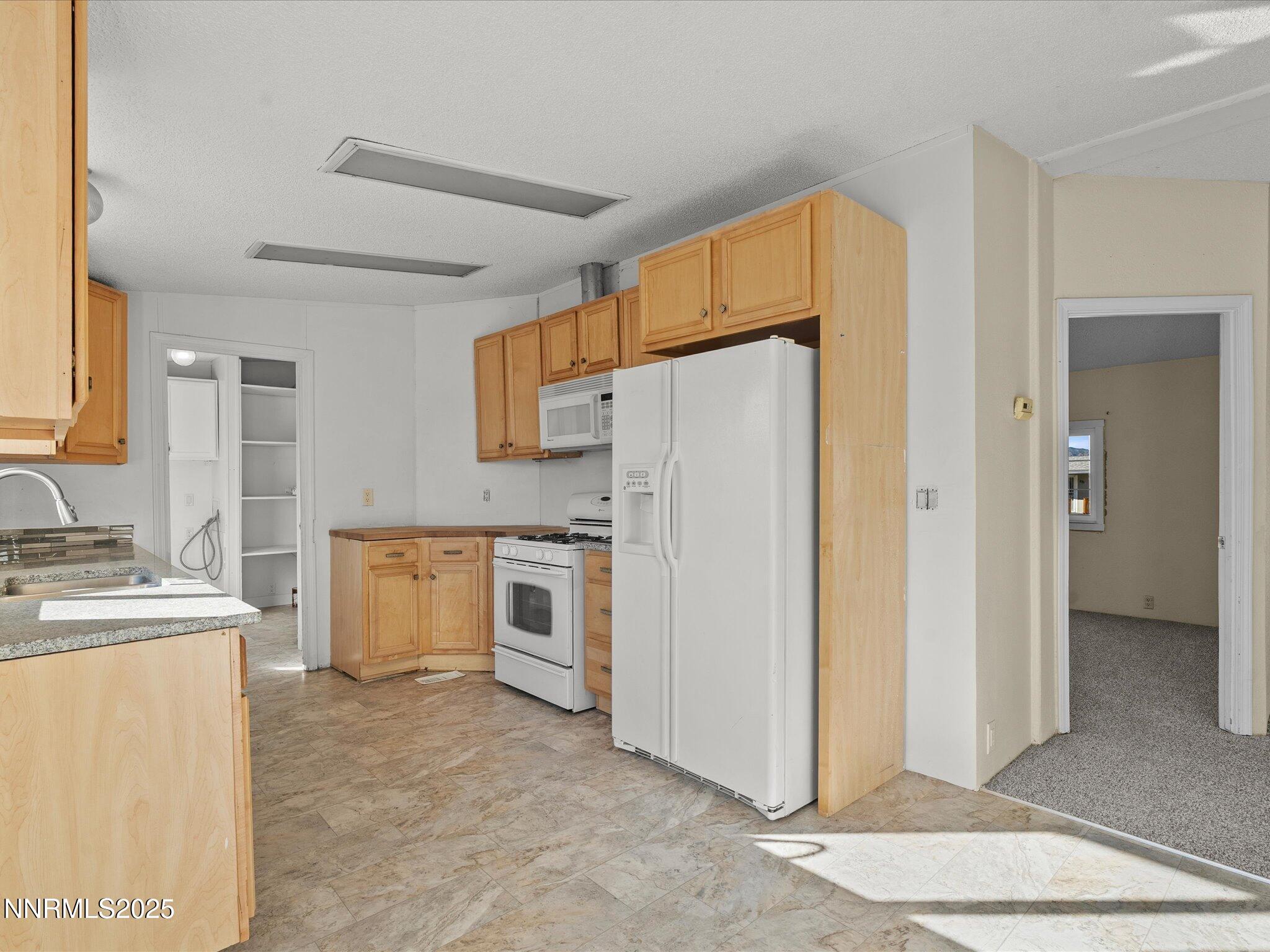 17-871 Jennys Ln-116