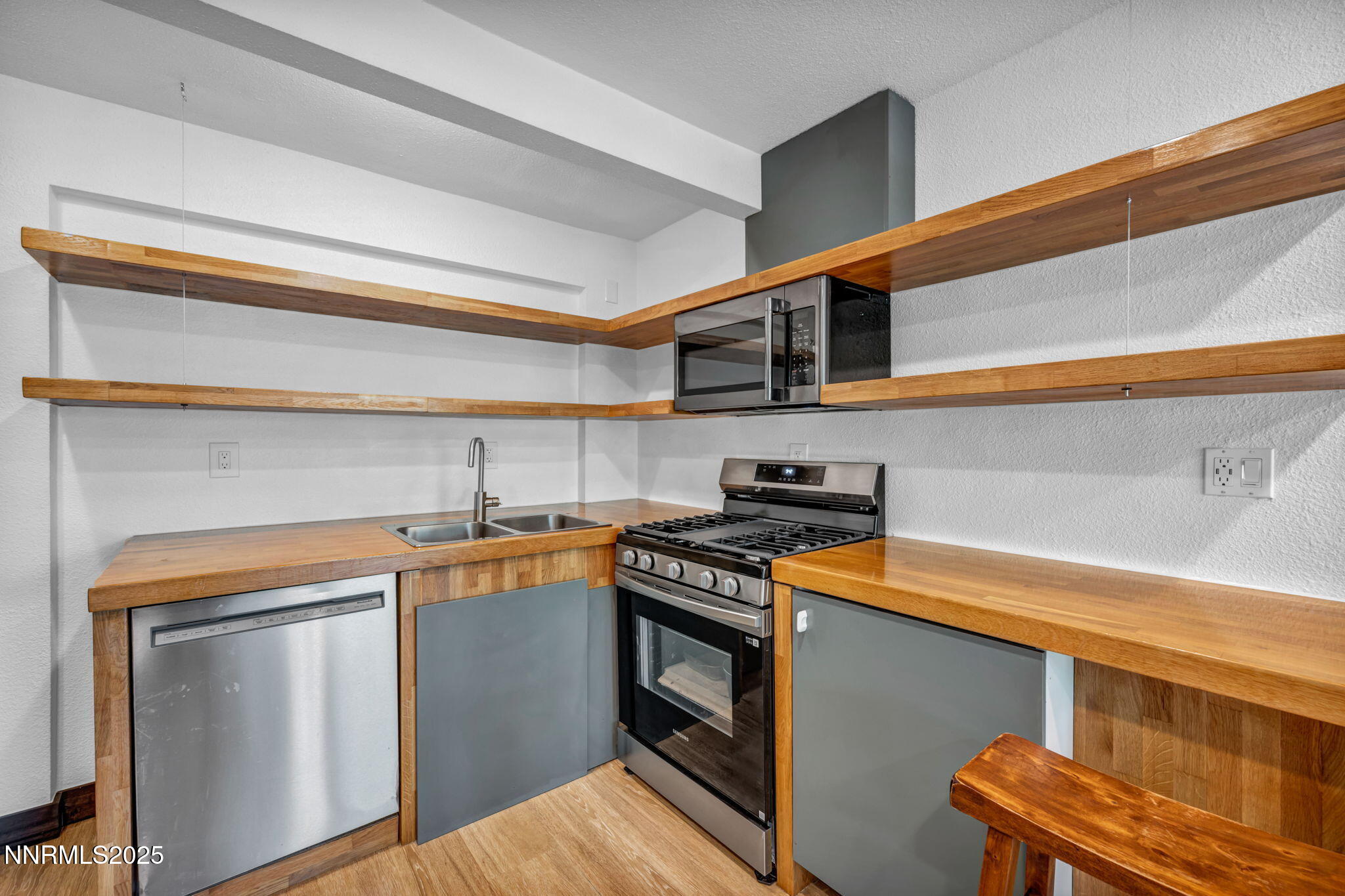 85-web-or-mls-638-n-martin-dr