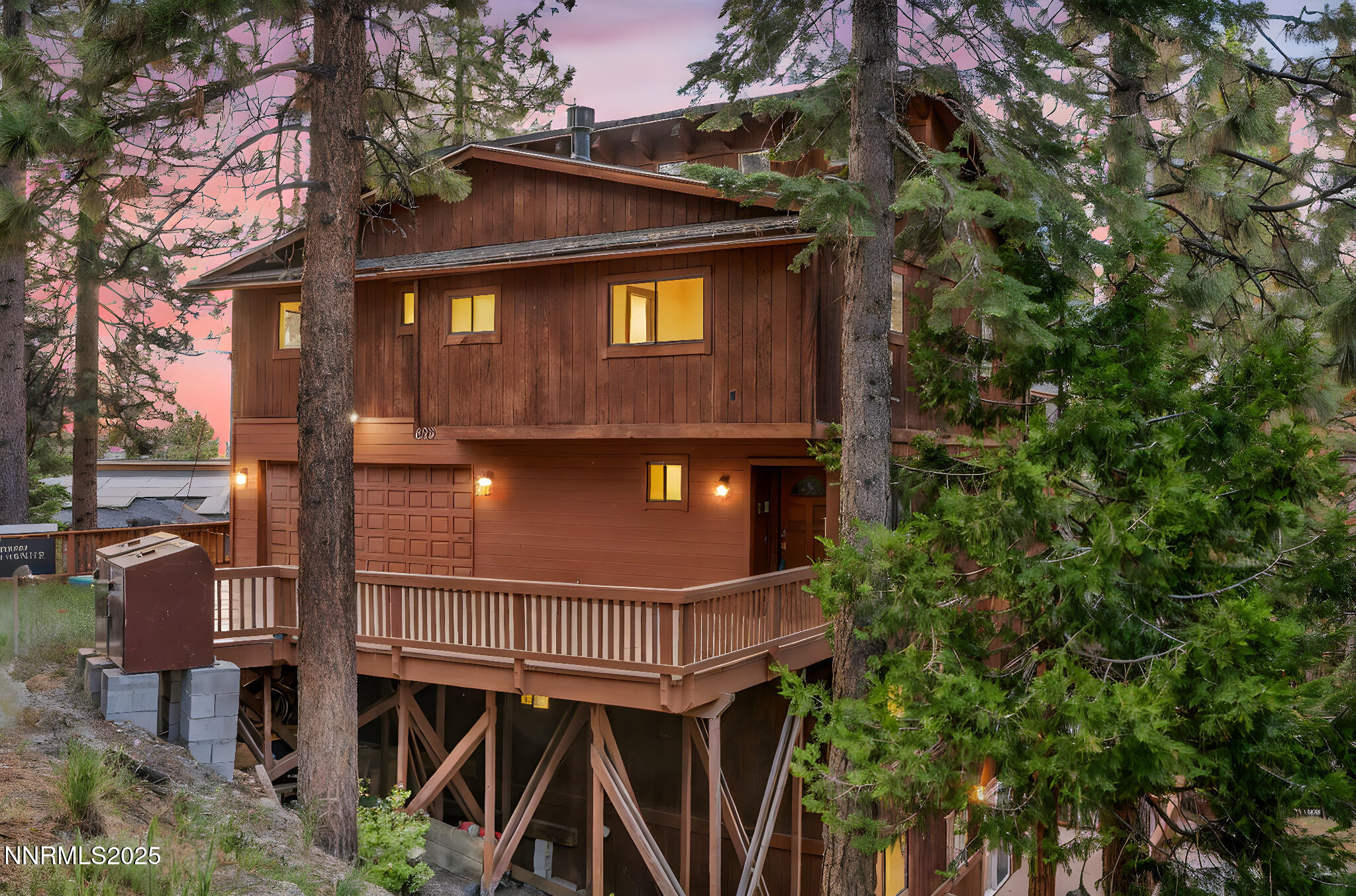 8-web-or-mls-638-n-martin-dr